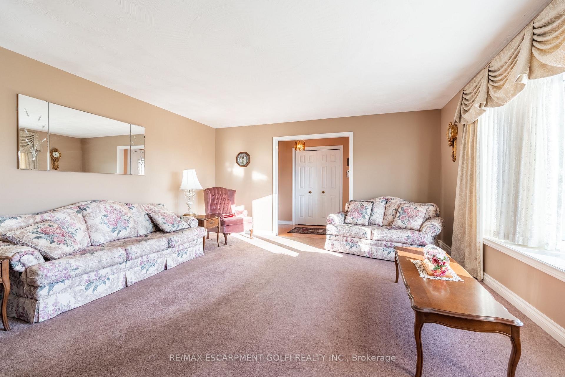 Photo 5 of 8560 Leeming Road, Hamilton, Mount Hope — HOMEH