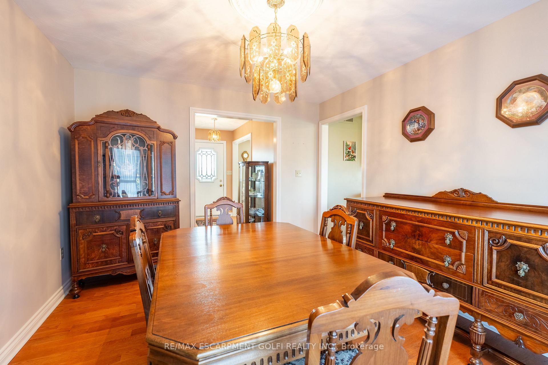 Photo 3 of 8560 Leeming Road, Hamilton, Mount Hope — HOMEH