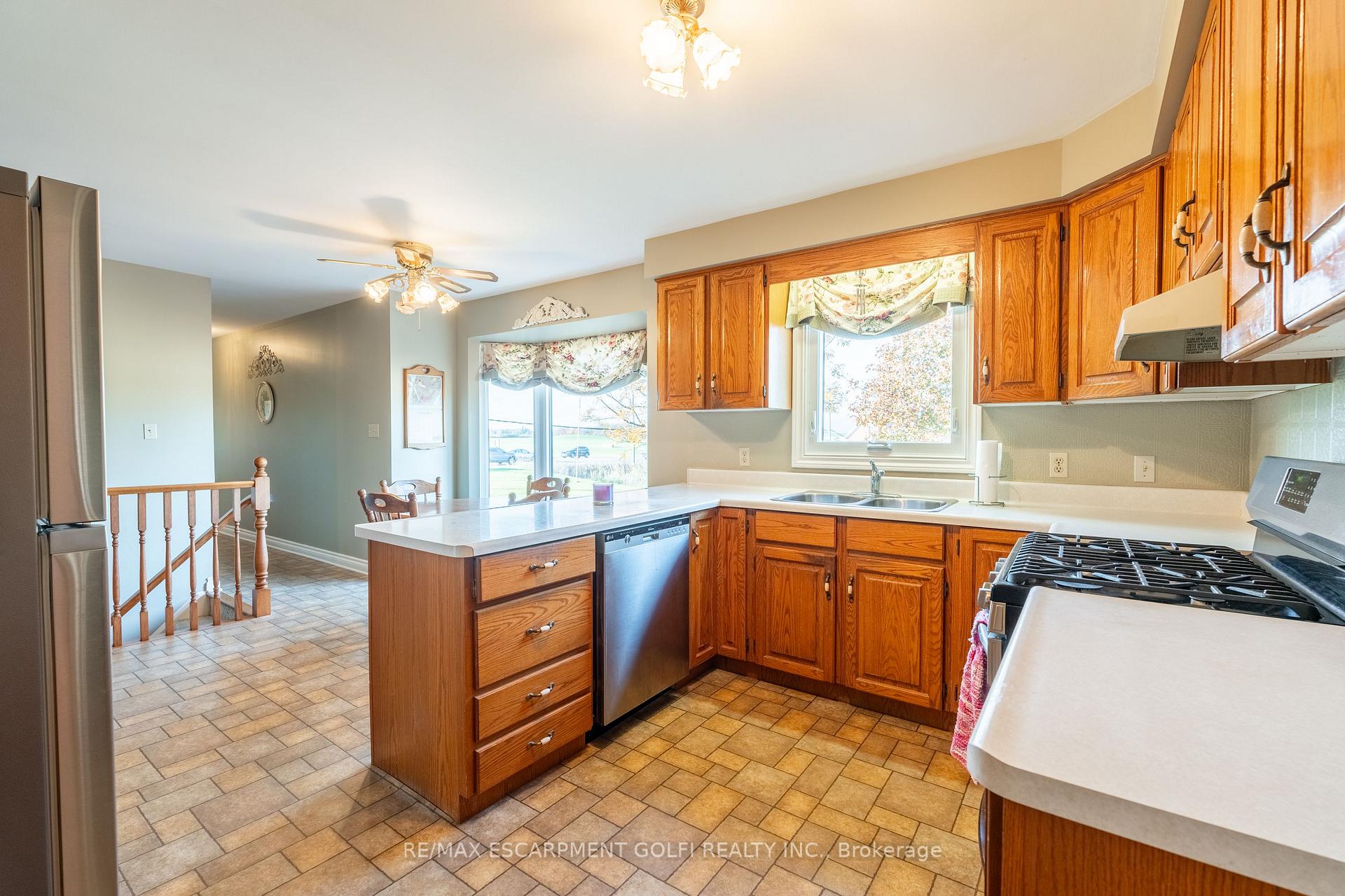 Photo 19 of 8560 Leeming Road, Hamilton, Mount Hope — HOMEH