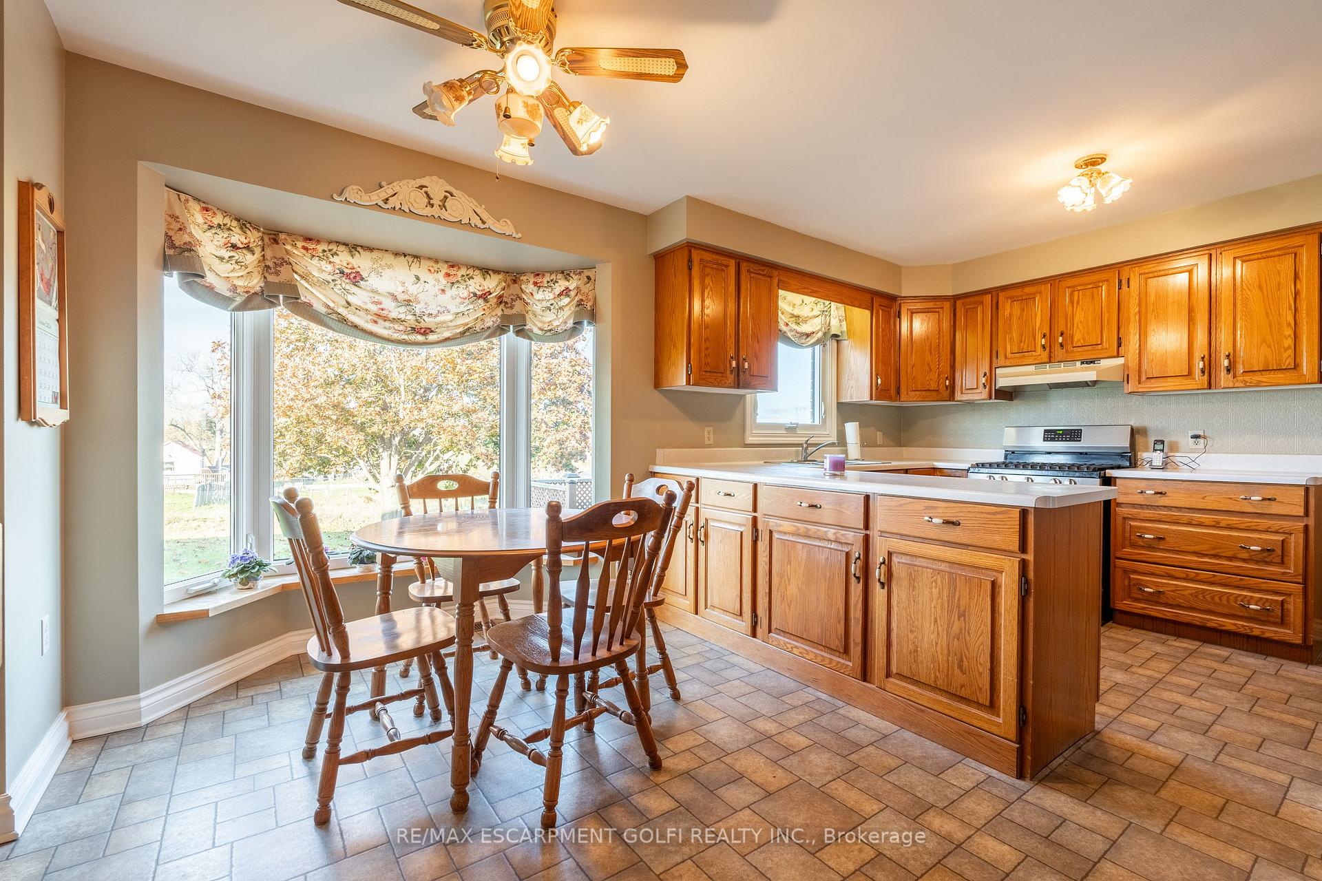 Photo 11 of 8560 Leeming Road, Hamilton, Mount Hope — HOMEH