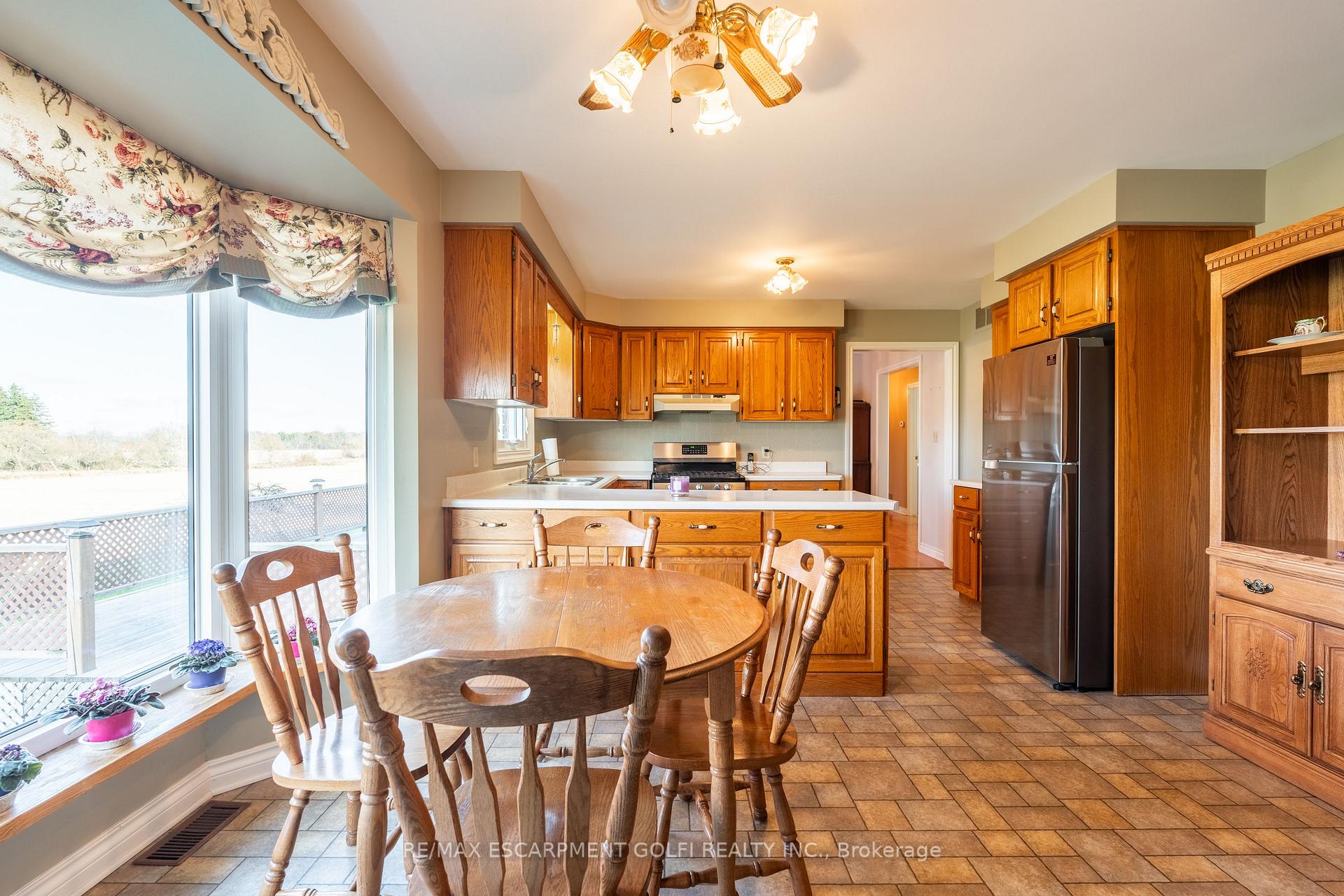 Photo 26 of 8560 Leeming Road, Hamilton, Mount Hope — HOMEH