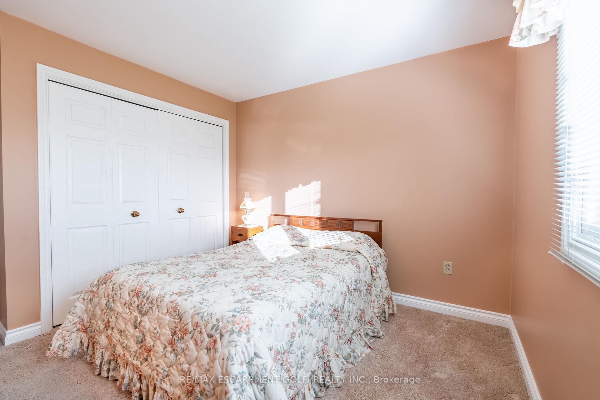 Photo 8 of 8560 Leeming Road, Hamilton, Mount Hope — HOMEH