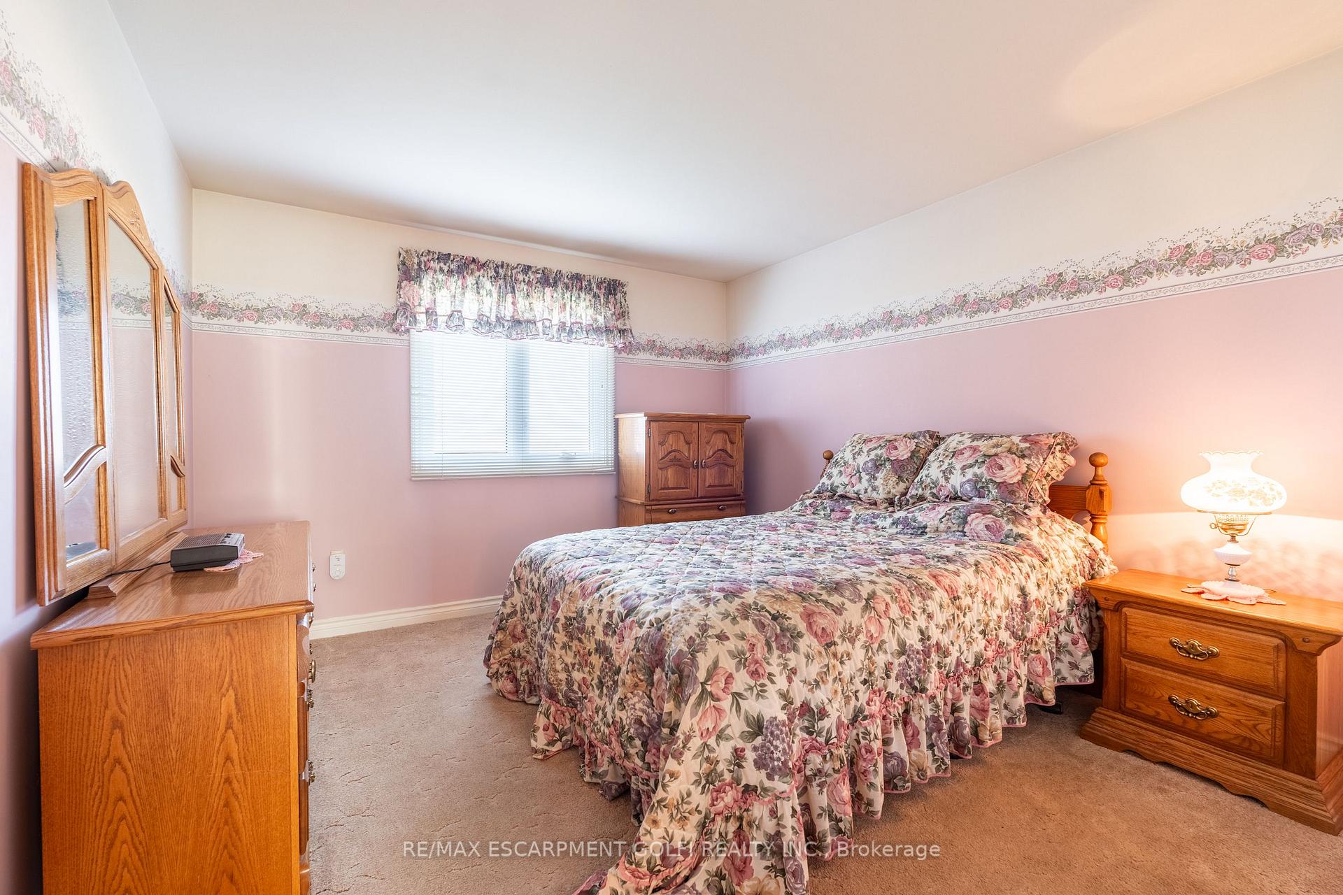 Photo 16 of 8560 Leeming Road, Hamilton, Mount Hope — HOMEH
