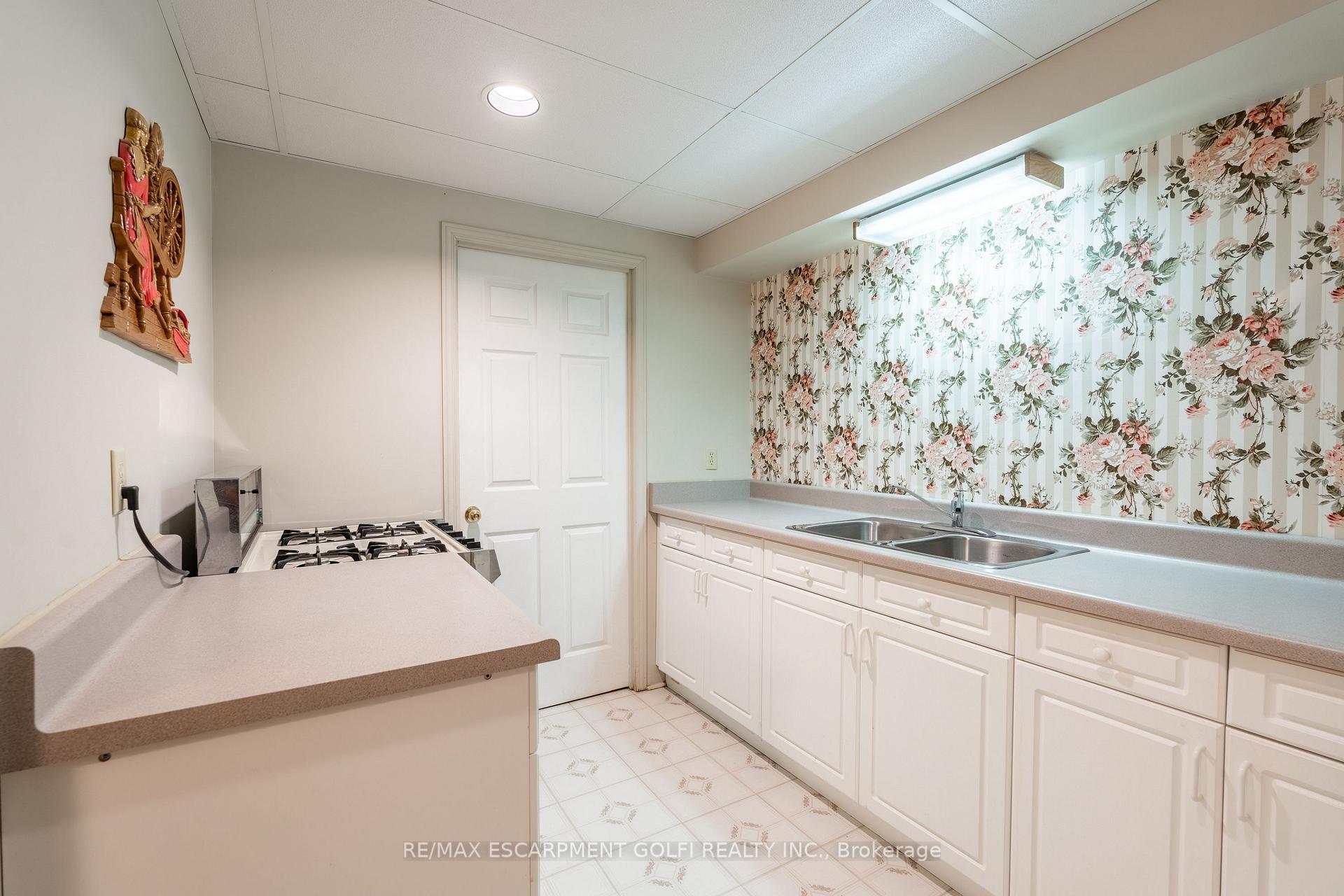 Photo 25 of 8560 Leeming Road, Hamilton, Mount Hope — HOMEH