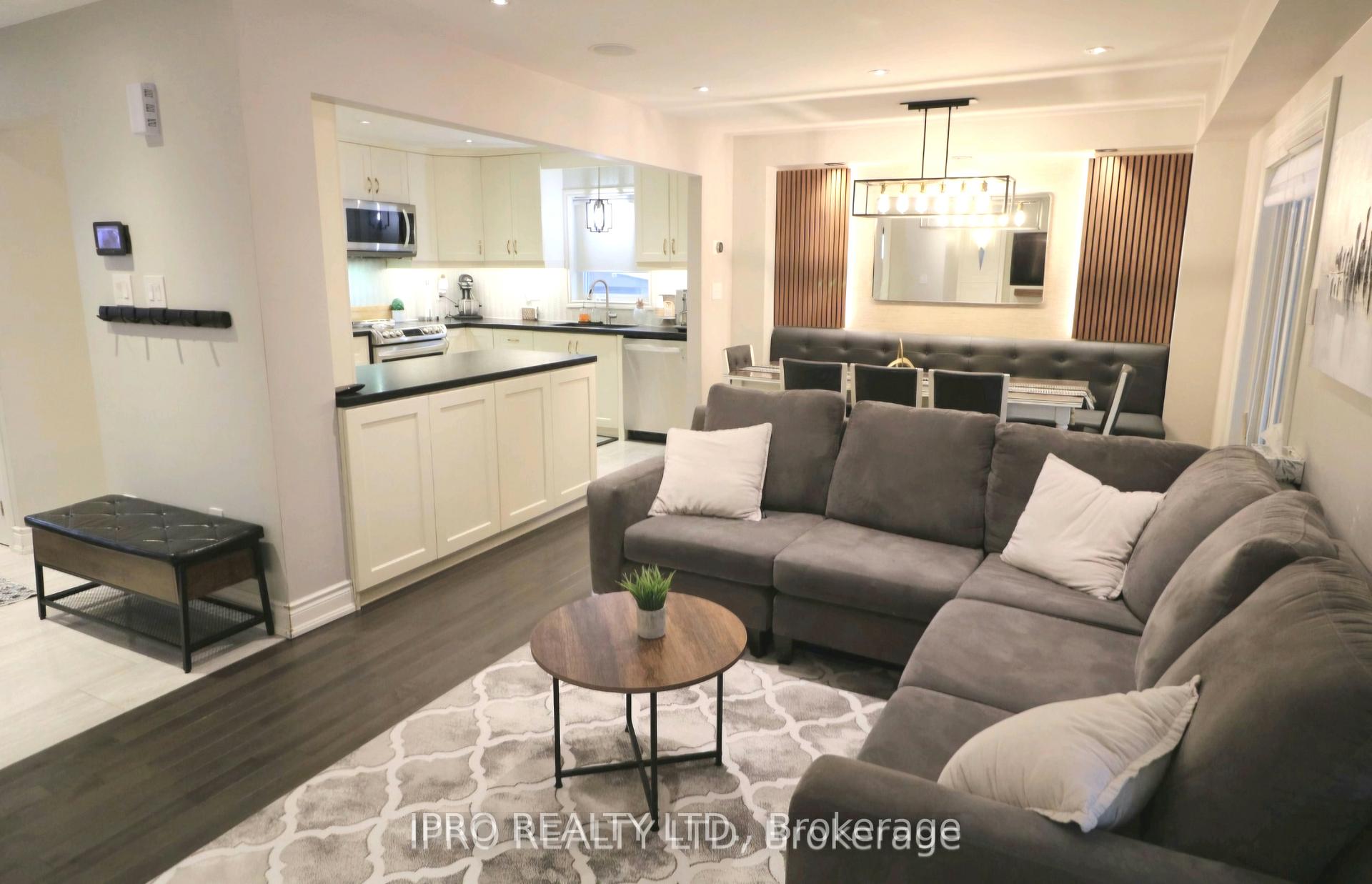 Photo 3 of 16 Smith Court, Caledon, Bolton East — HOMEH