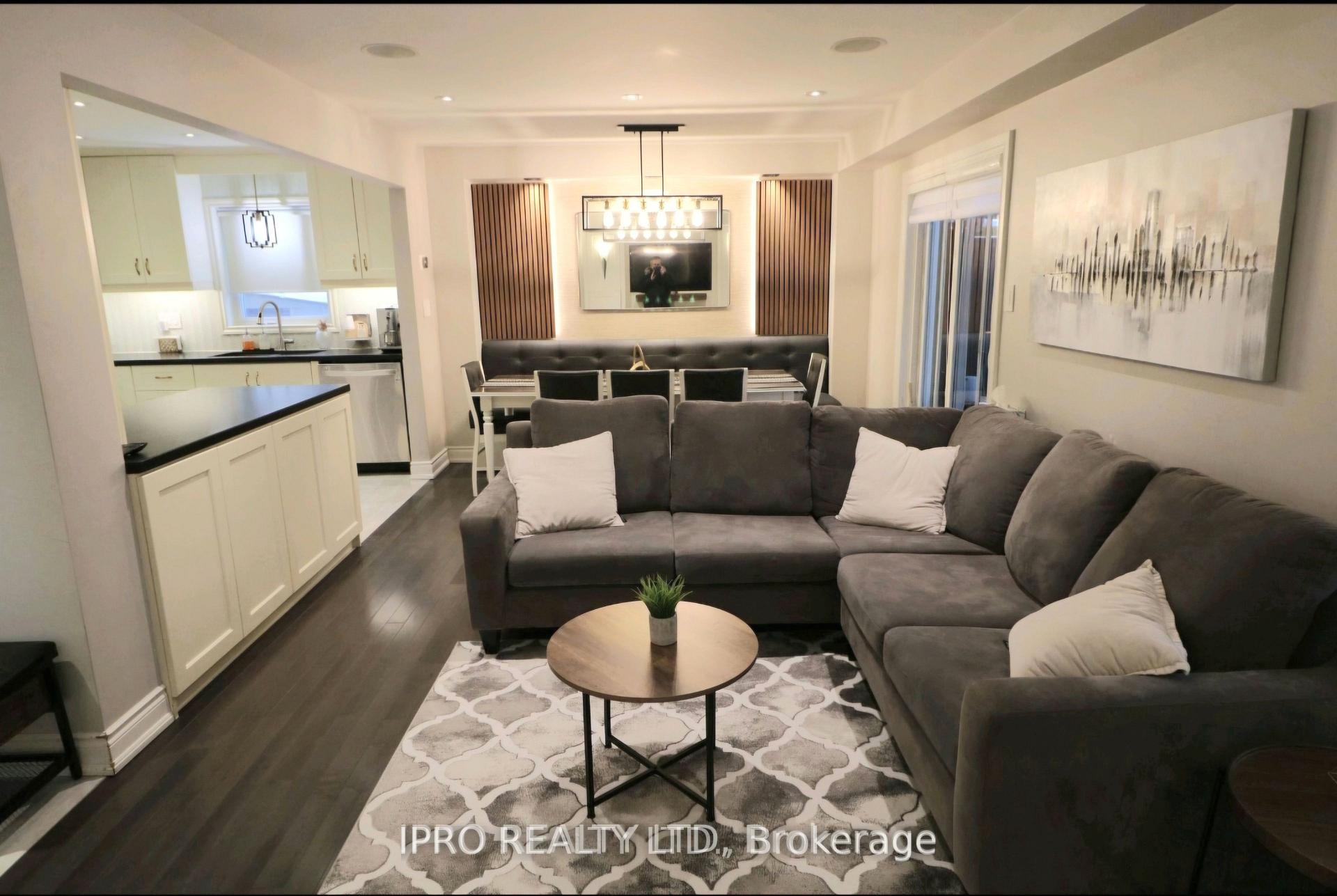 Photo 2 of 16 Smith Court, Caledon, Bolton East — HOMEH