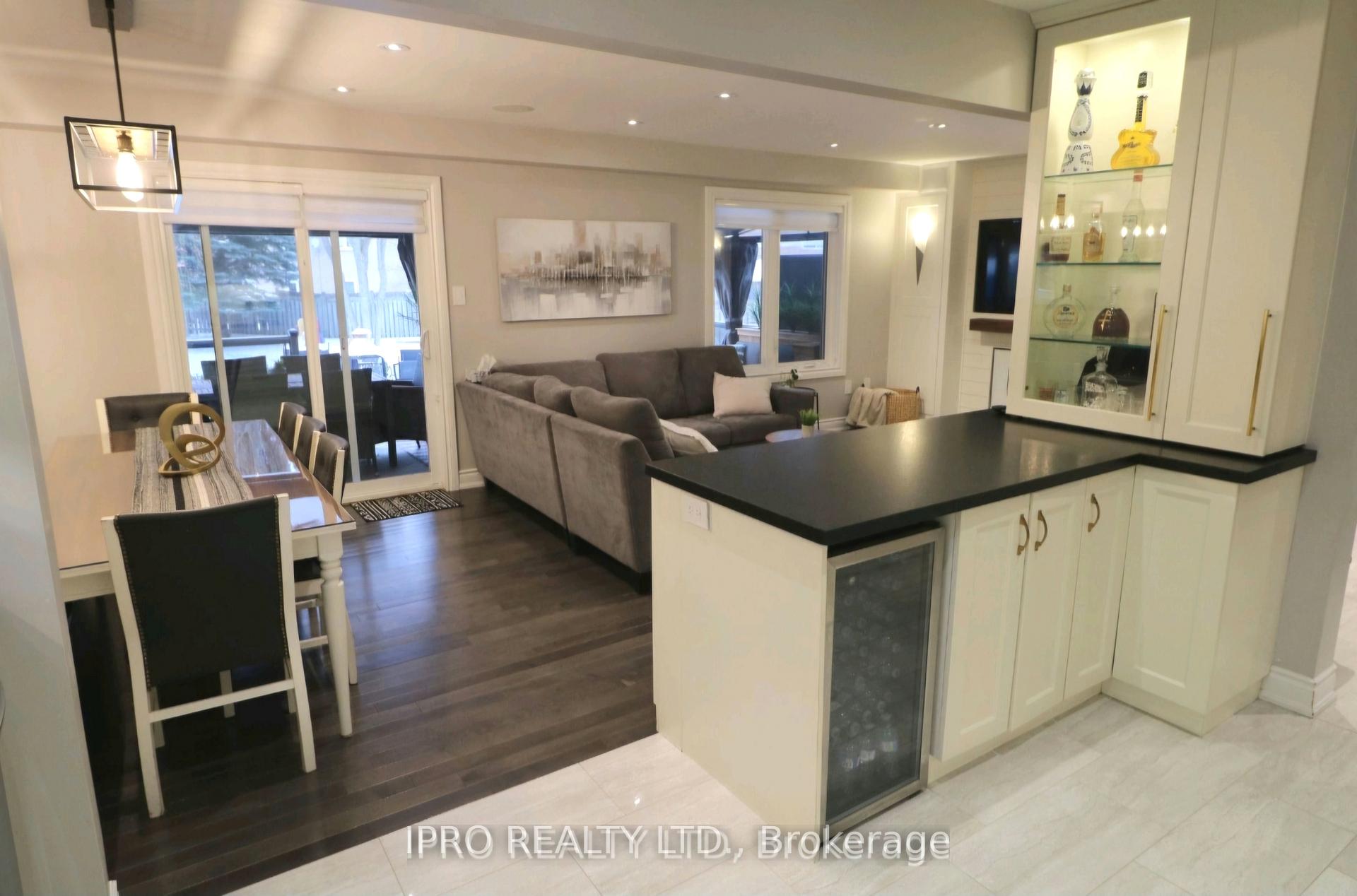Photo 4 of 16 Smith Court, Caledon, Bolton East — HOMEH