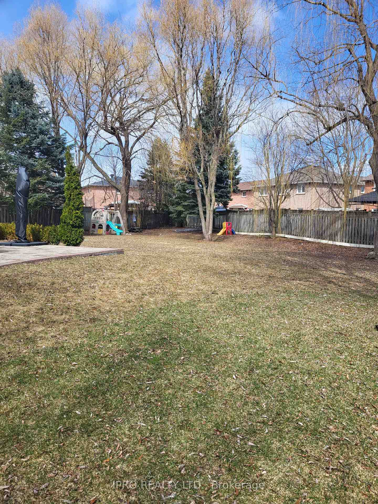 Photo 25 of 16 Smith Court, Caledon, Bolton East — HOMEH