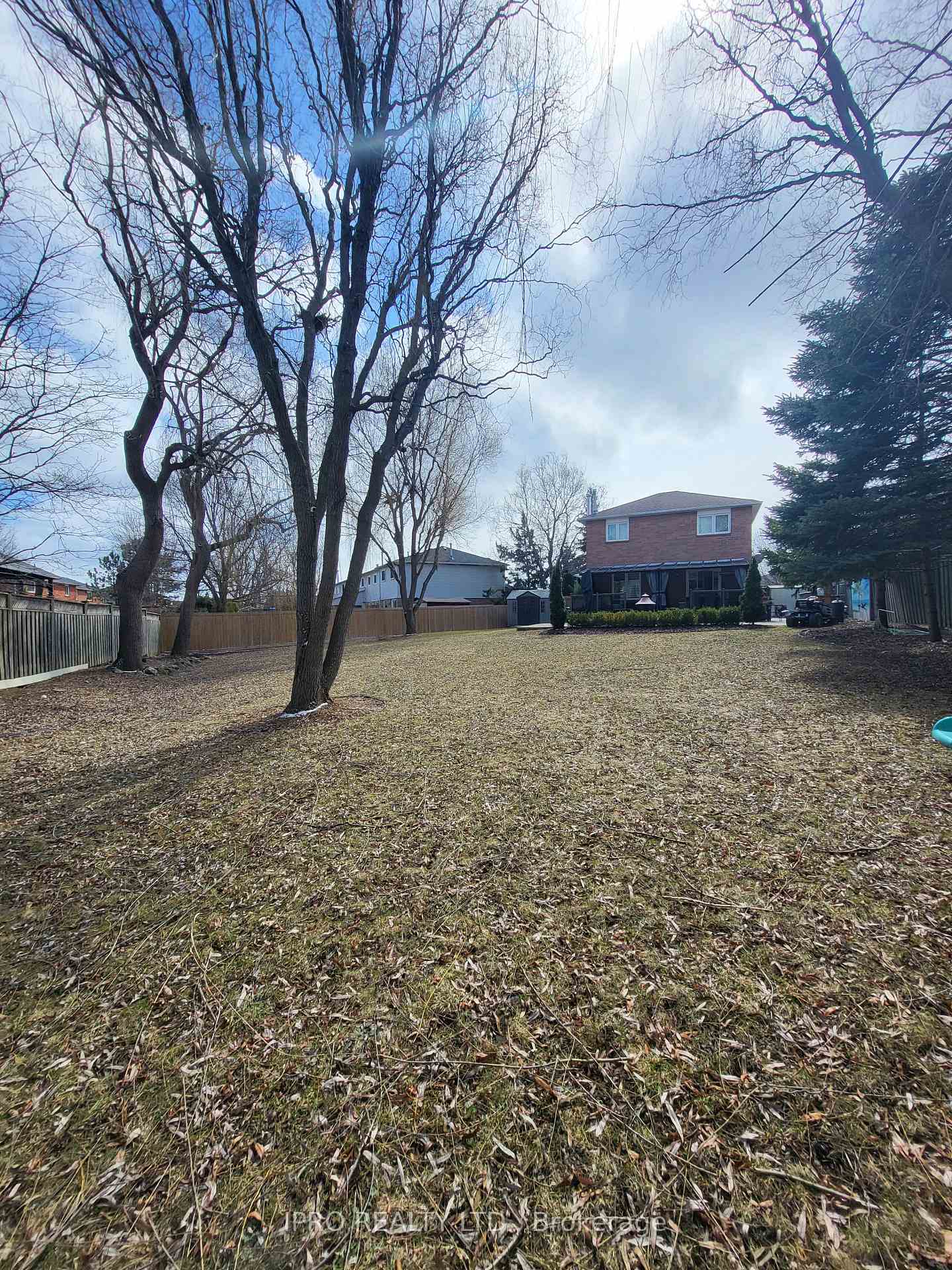 Photo 23 of 16 Smith Court, Caledon, Bolton East — HOMEH