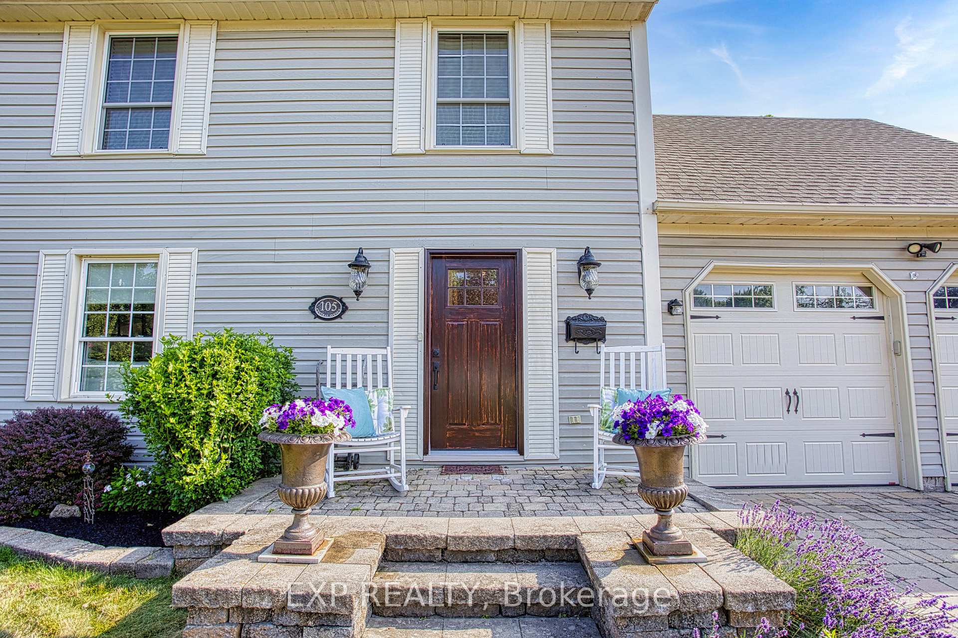 Photo 4 of 105 Central Avenue, Grimsby, Grimsby East — HOMEH