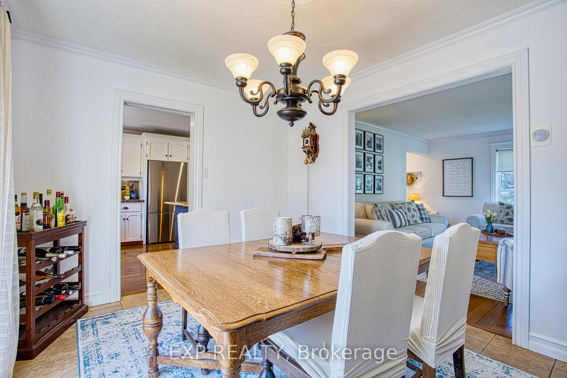 Photo 13 of 105 Central Avenue, Grimsby, Grimsby East — HOMEH