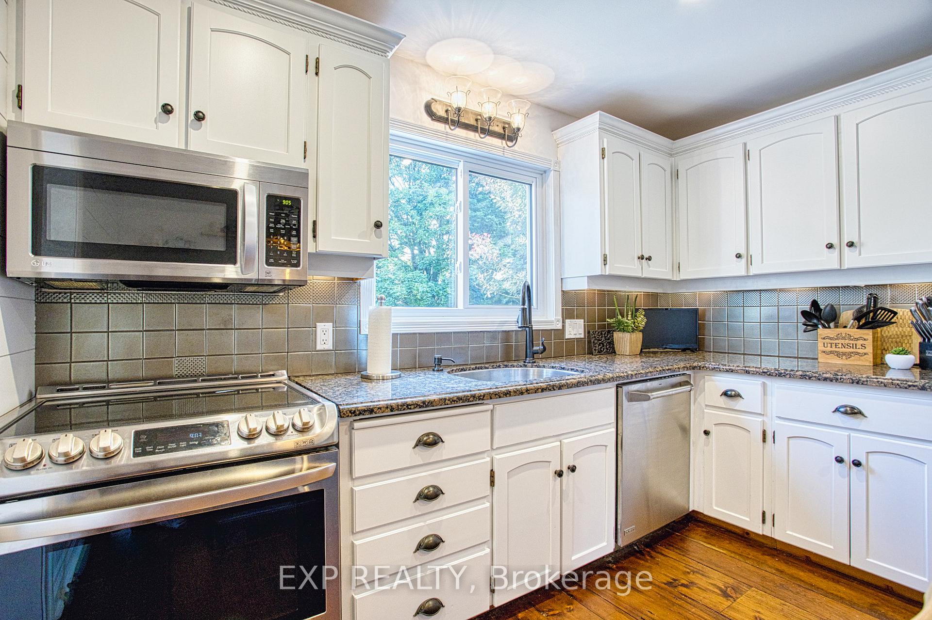 Photo 15 of 105 Central Avenue, Grimsby, Grimsby East — HOMEH