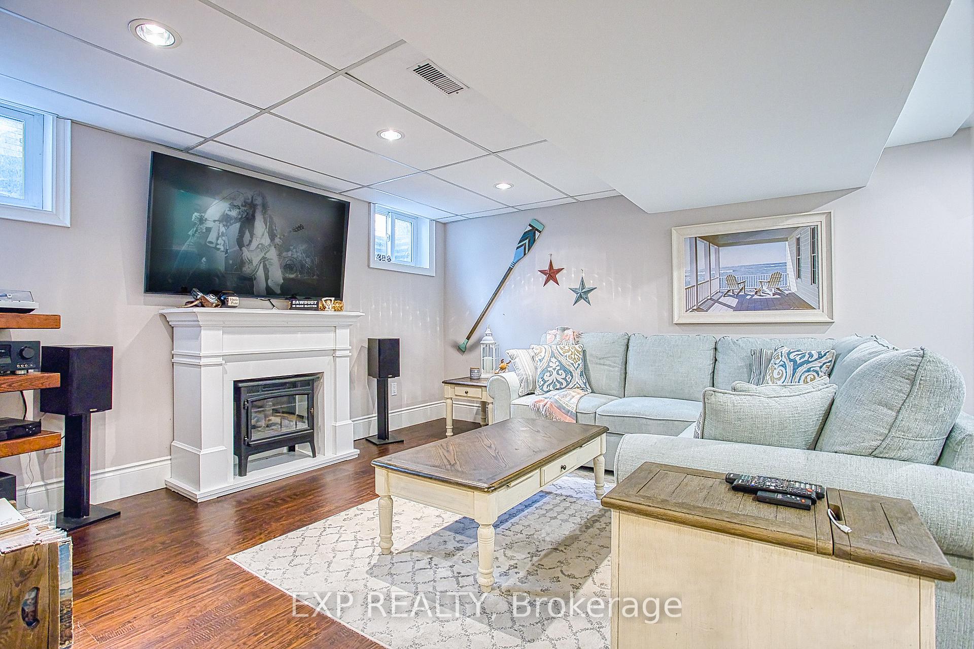 Photo 34 of 105 Central Avenue, Grimsby, Grimsby East — HOMEH