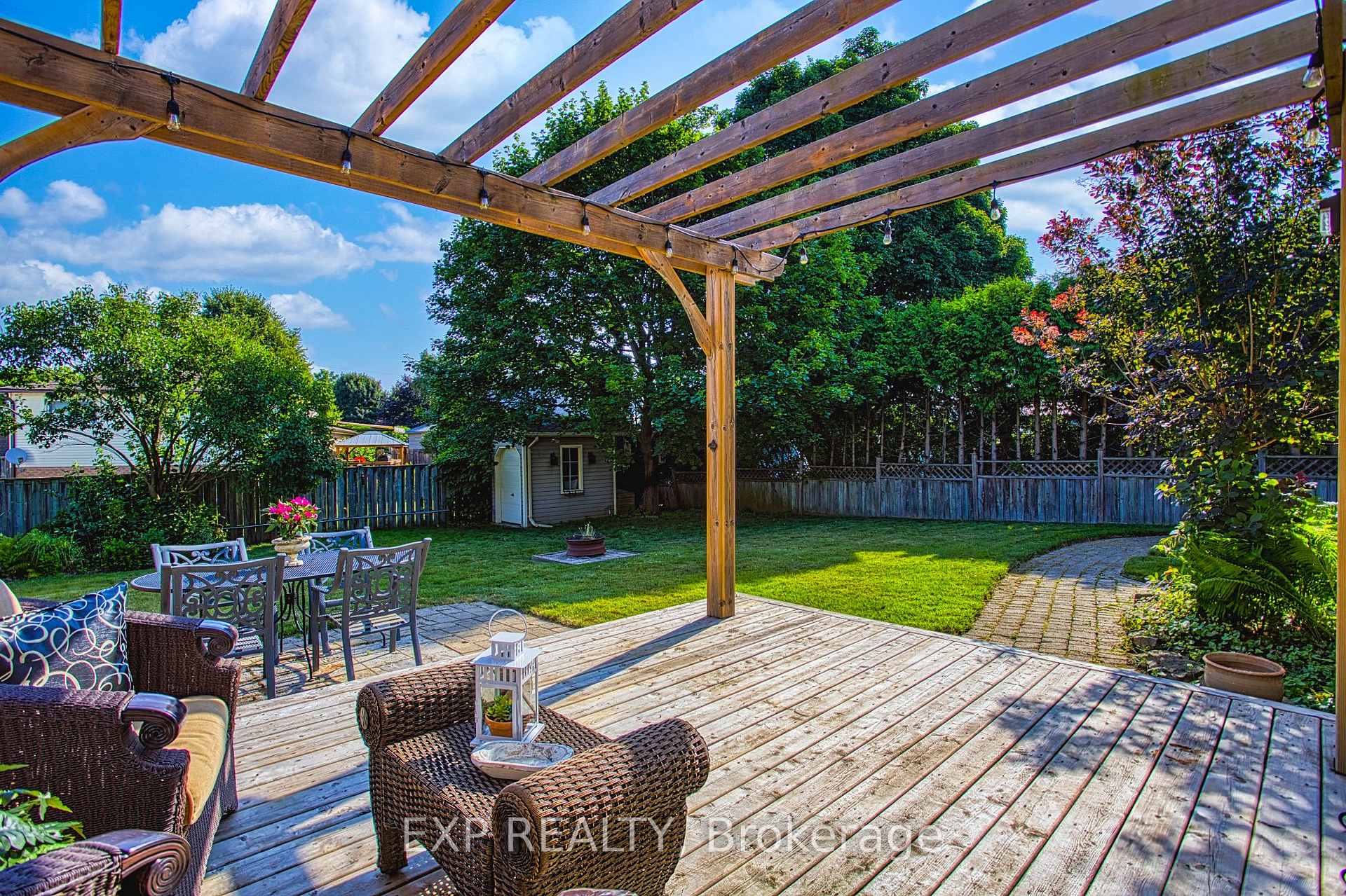 Photo 39 of 105 Central Avenue, Grimsby, Grimsby East — HOMEH
