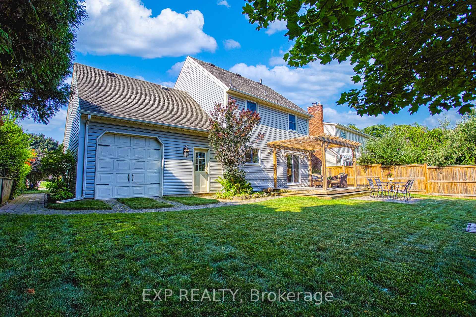 Photo 40 of 105 Central Avenue, Grimsby, Grimsby East — HOMEH