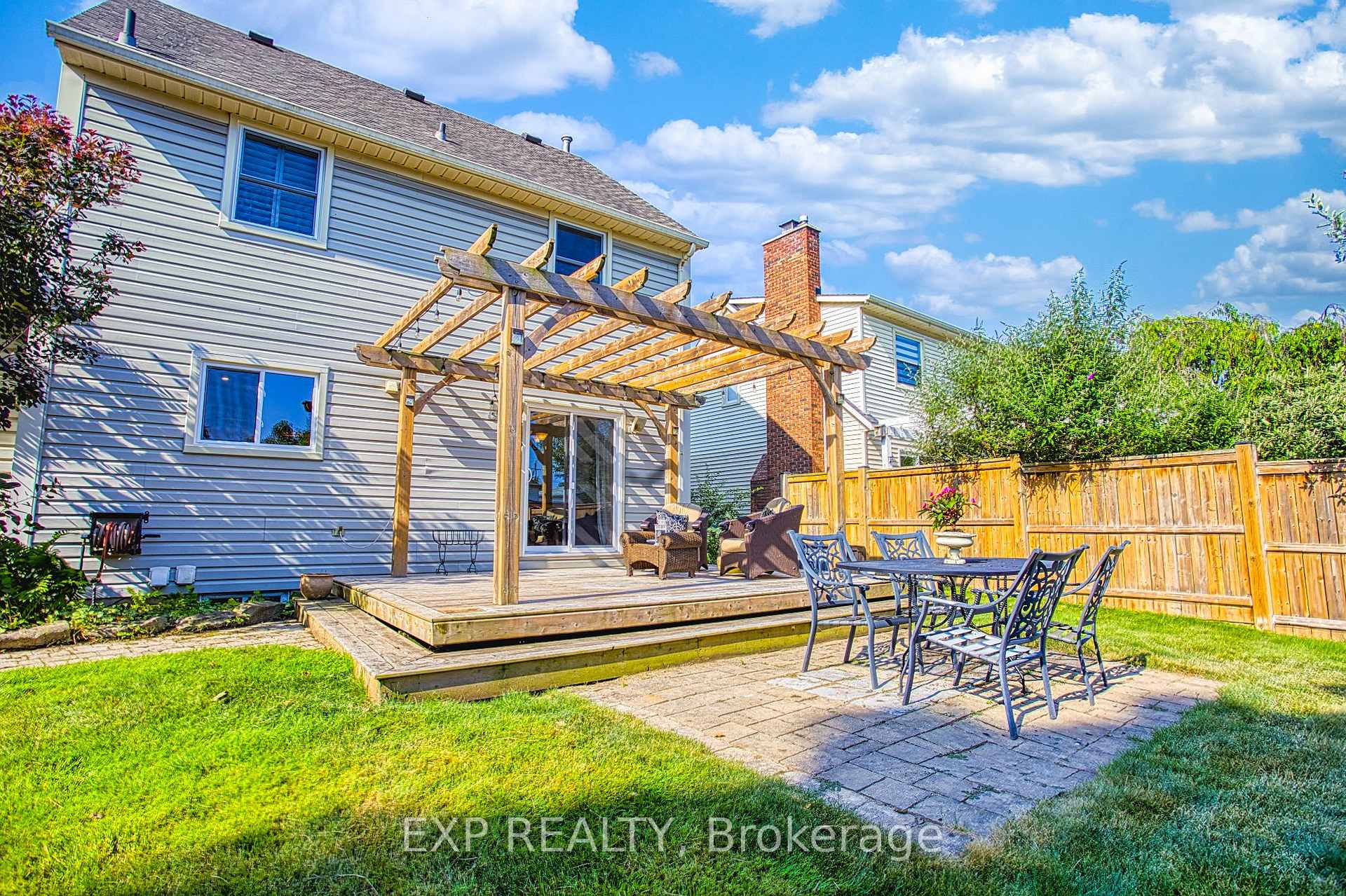 Photo 43 of 105 Central Avenue, Grimsby, Grimsby East — HOMEH
