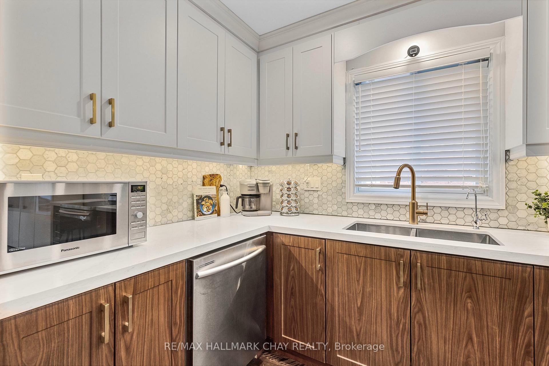 Photo 10 of 55 Marlow Crescent, Markham, Markville — HOMEH