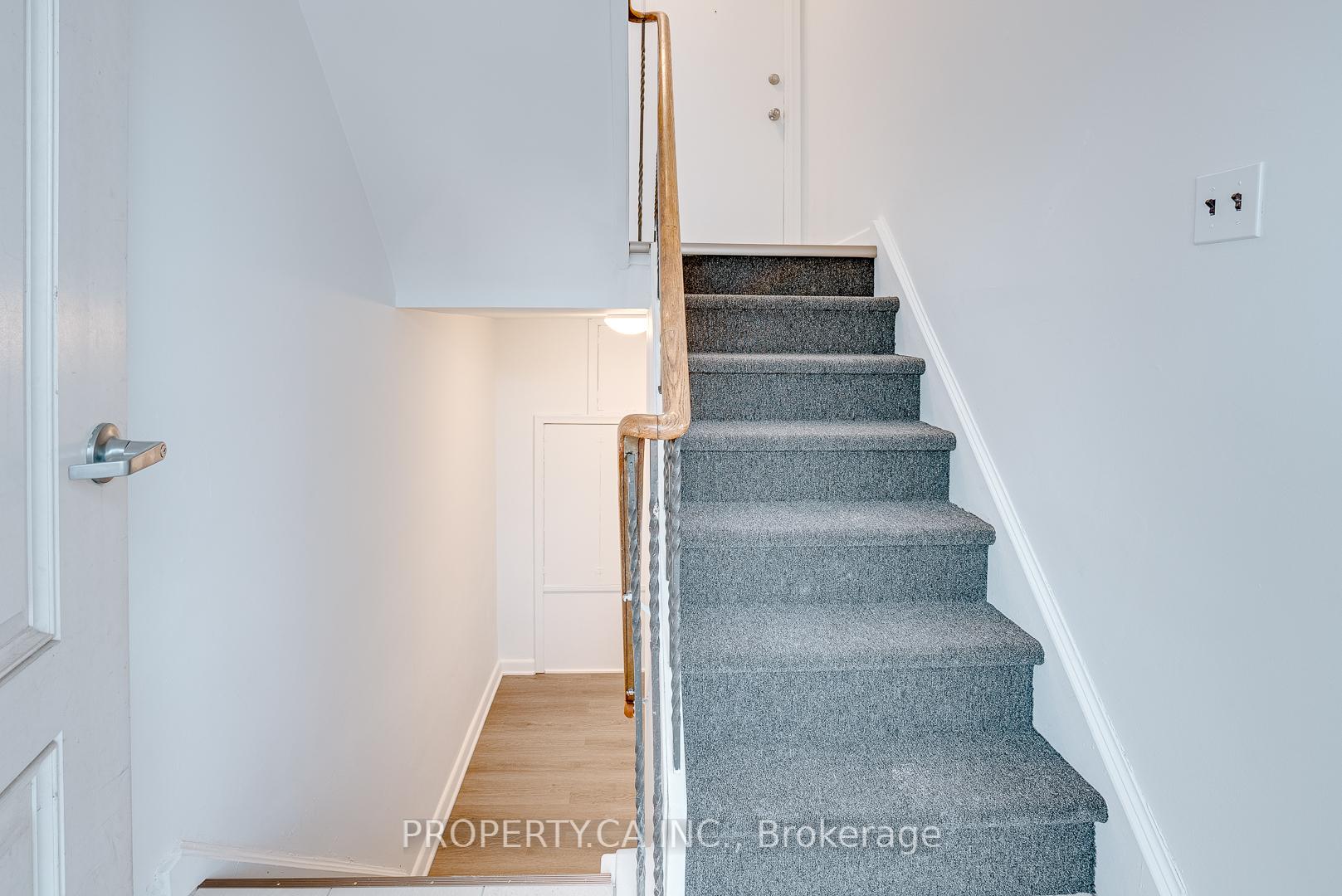 Photo 14 of Unit Ph2, 104 Gloucester Grove, Toronto, Oakwood Village — HOMEH