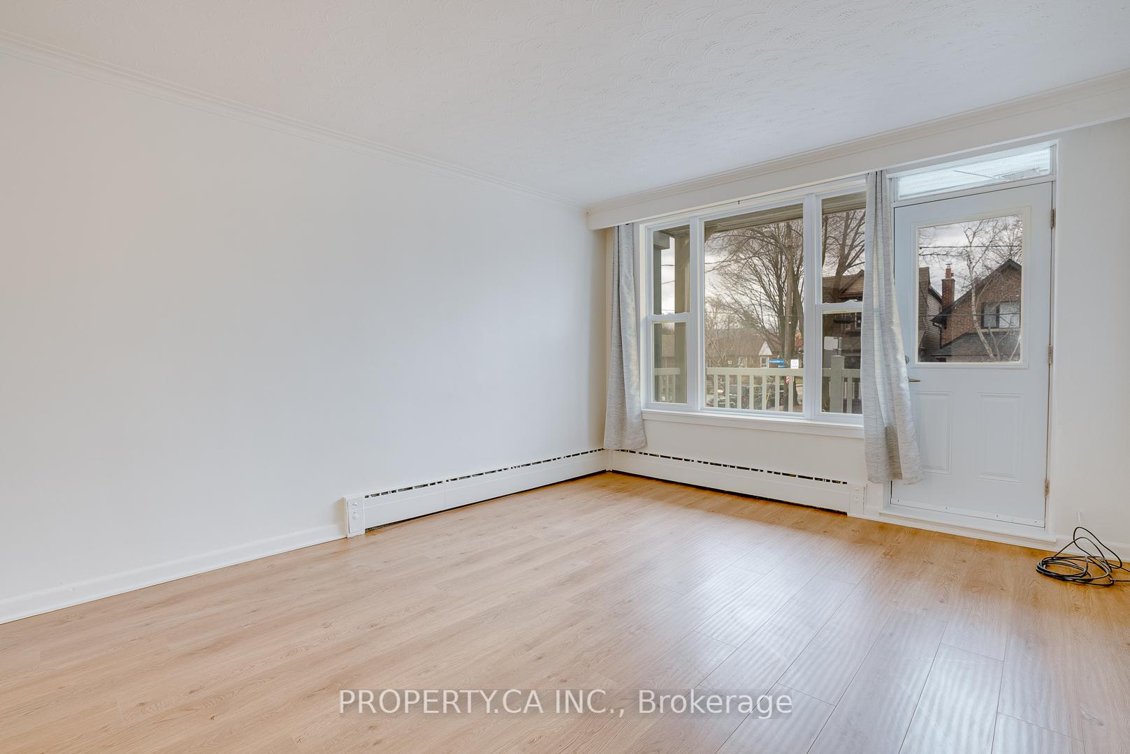 Photo 7 of Unit Ph2, 104 Gloucester Grove, Toronto, Oakwood Village — HOMEH