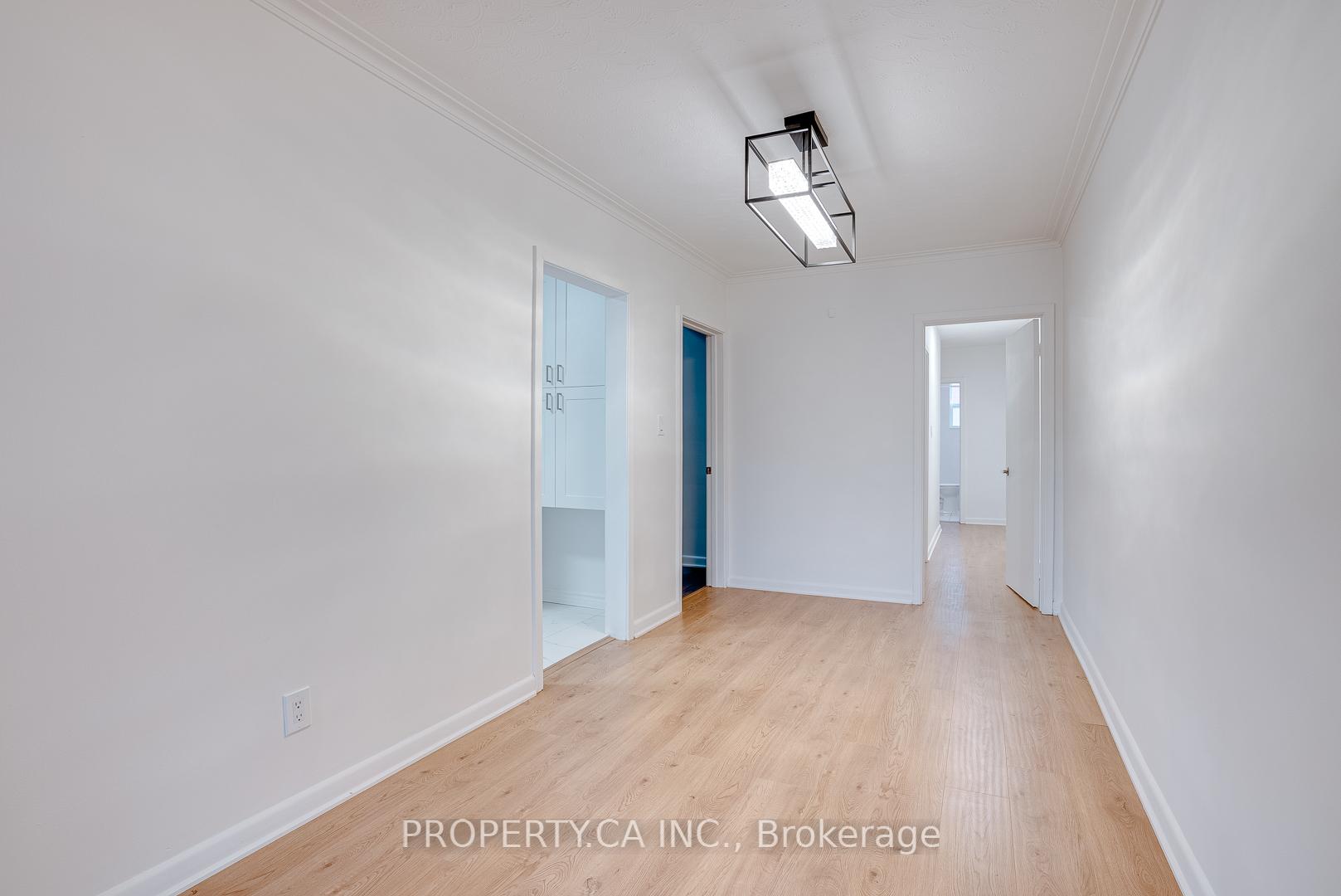 Photo 3 of Unit Ph2, 104 Gloucester Grove, Toronto, Oakwood Village — HOMEH