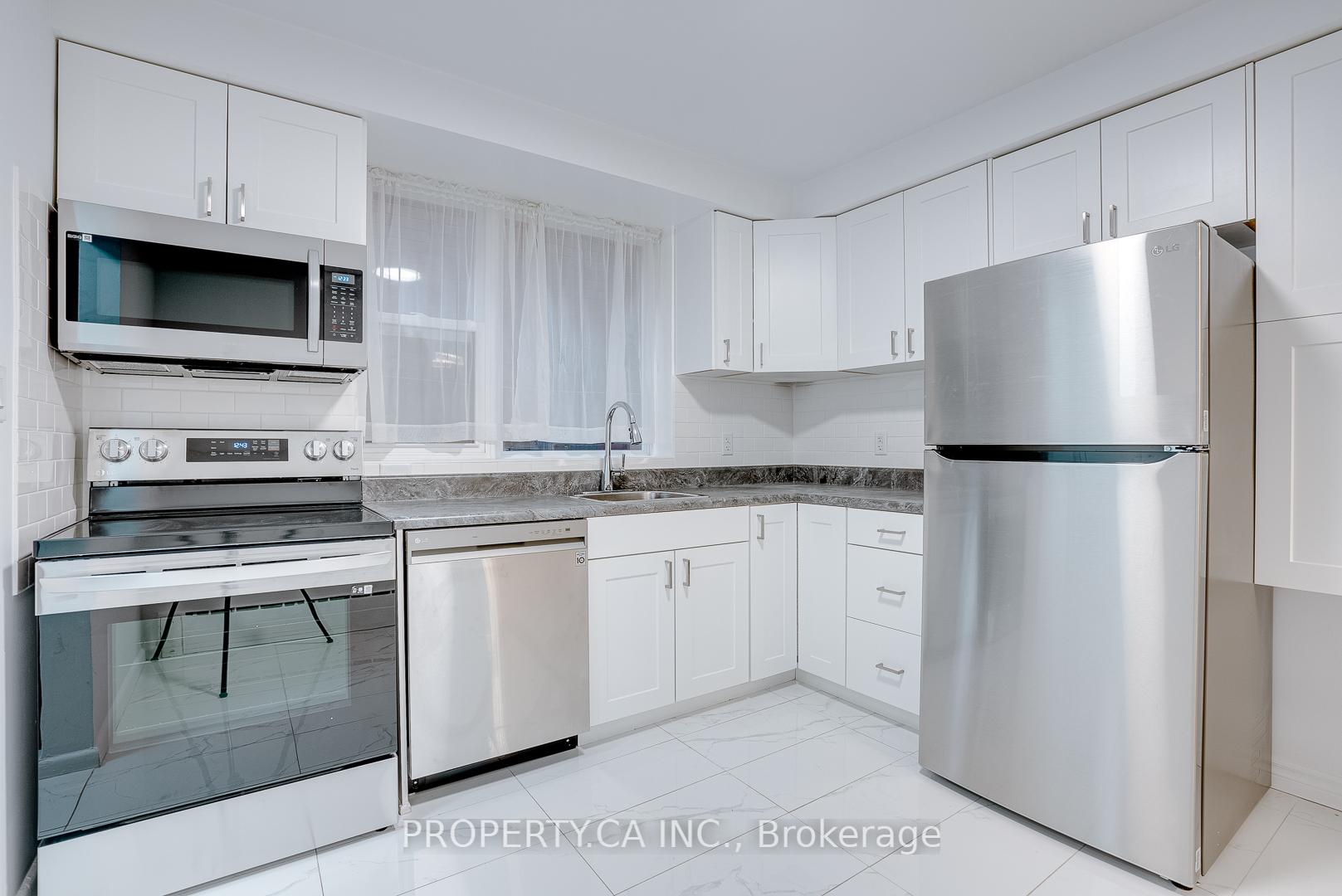 Photo 12 of Unit Ph2, 104 Gloucester Grove, Toronto, Oakwood Village — HOMEH