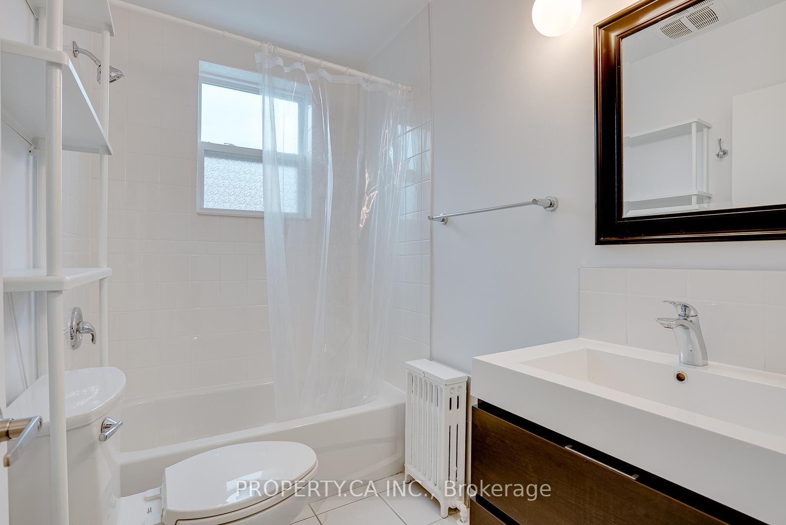 Photo 9 of Unit Ph2, 104 Gloucester Grove, Toronto, Oakwood Village — HOMEH