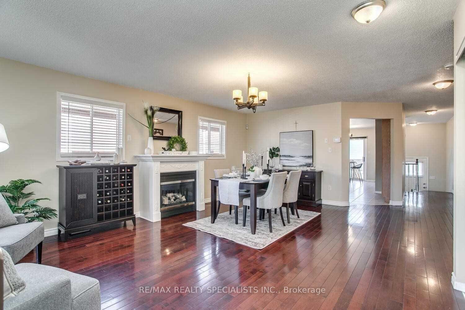 Photo 2 of 47 Goodwin Avenue, Clarington, Bowmanville — HOMEH