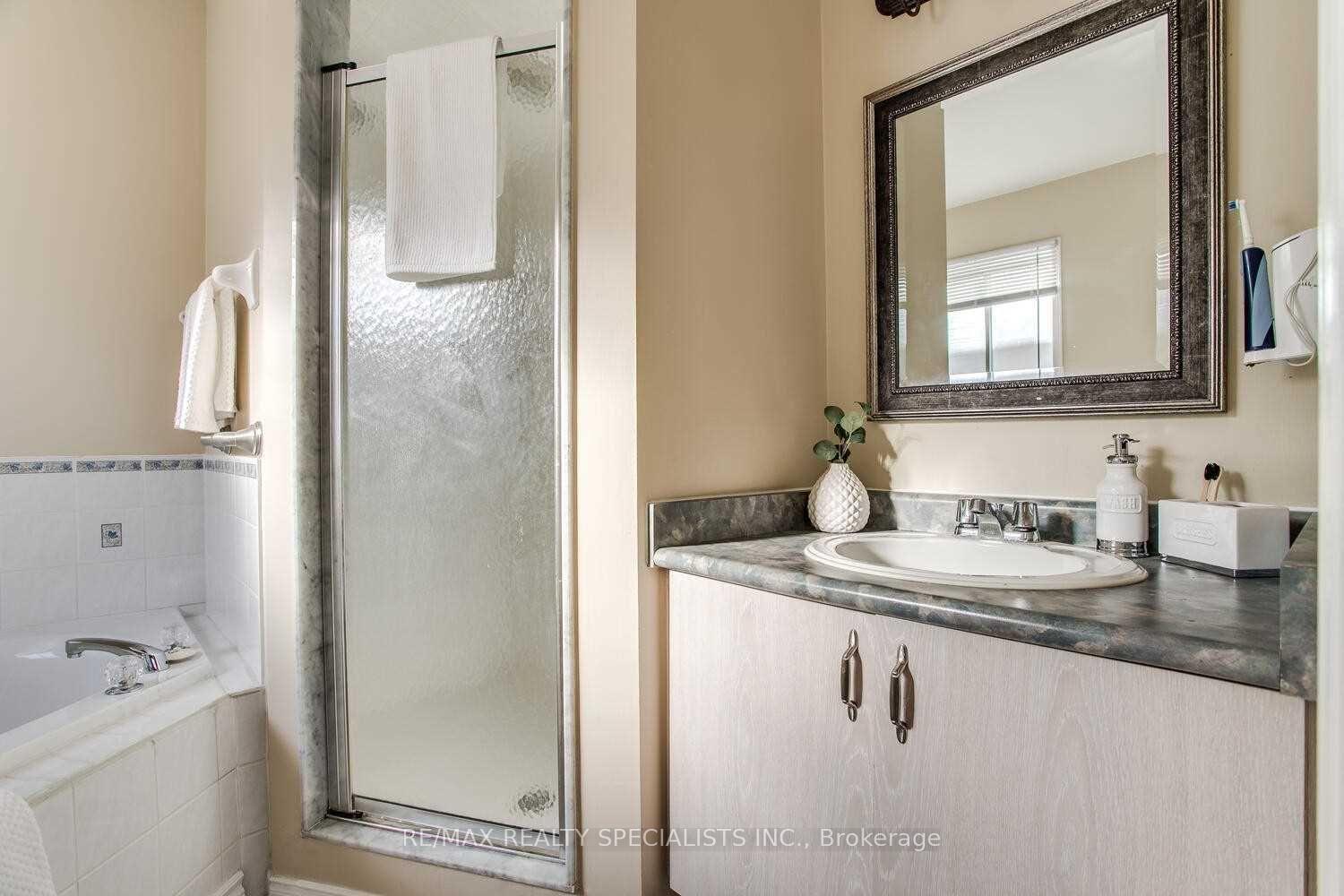 Photo 3 of 47 Goodwin Avenue, Clarington, Bowmanville — HOMEH