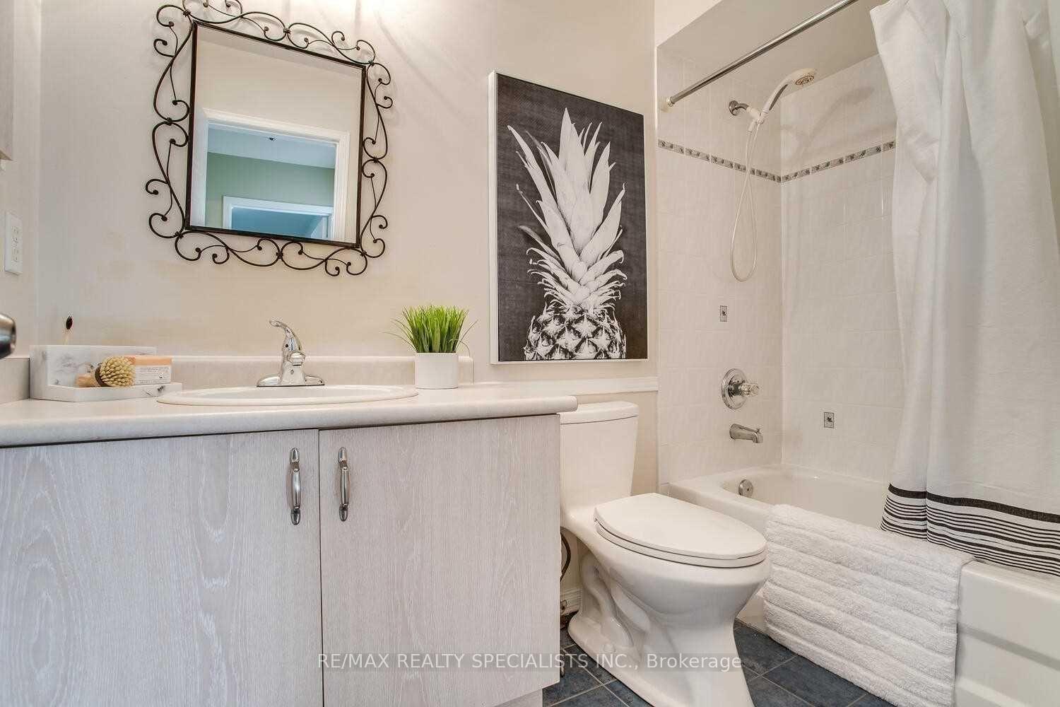 Photo 8 of 47 Goodwin Avenue, Clarington, Bowmanville — HOMEH