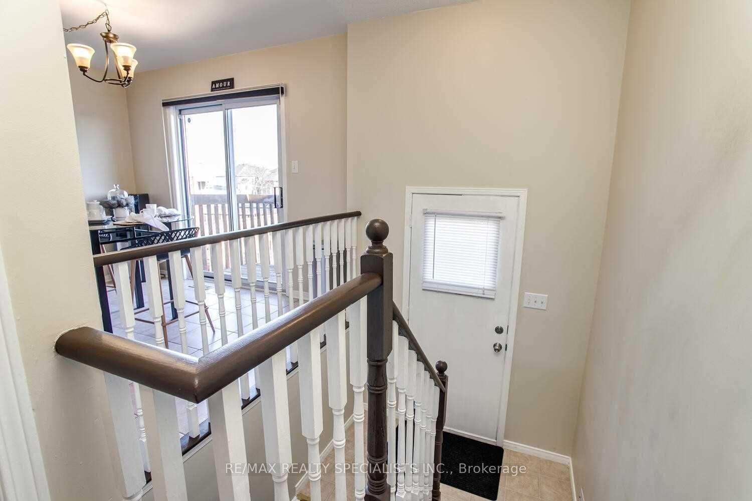 Photo 4 of 47 Goodwin Avenue, Clarington, Bowmanville — HOMEH