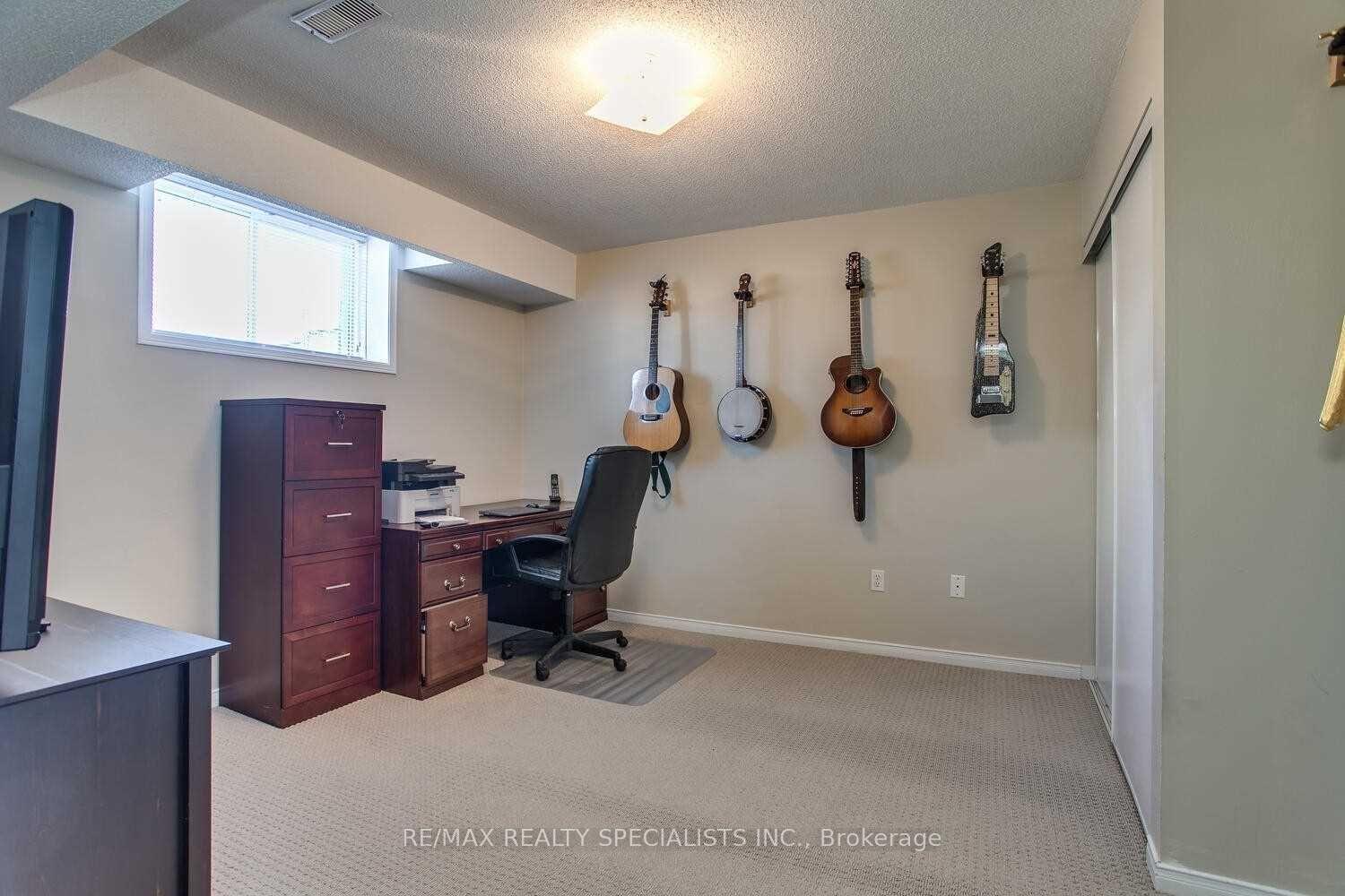 Photo 7 of 47 Goodwin Avenue, Clarington, Bowmanville — HOMEH