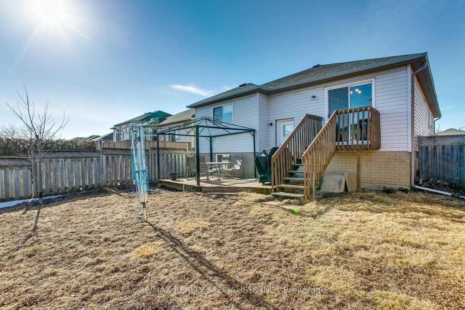 Photo 9 of 47 Goodwin Avenue, Clarington, Bowmanville — HOMEH
