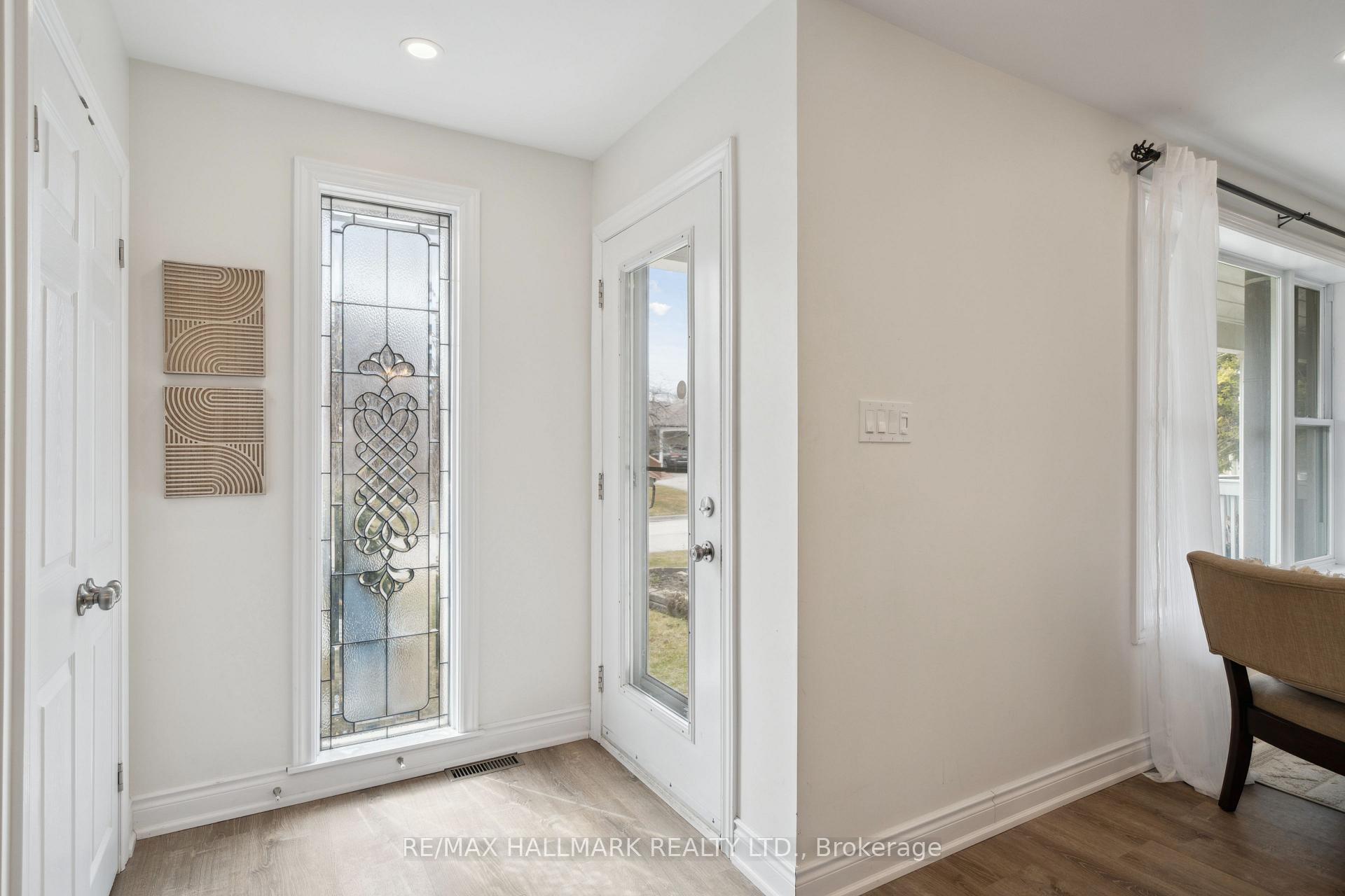 Photo 2 of 713 Kingfisher Drive, Pickering, Bay Ridges — HOMEH