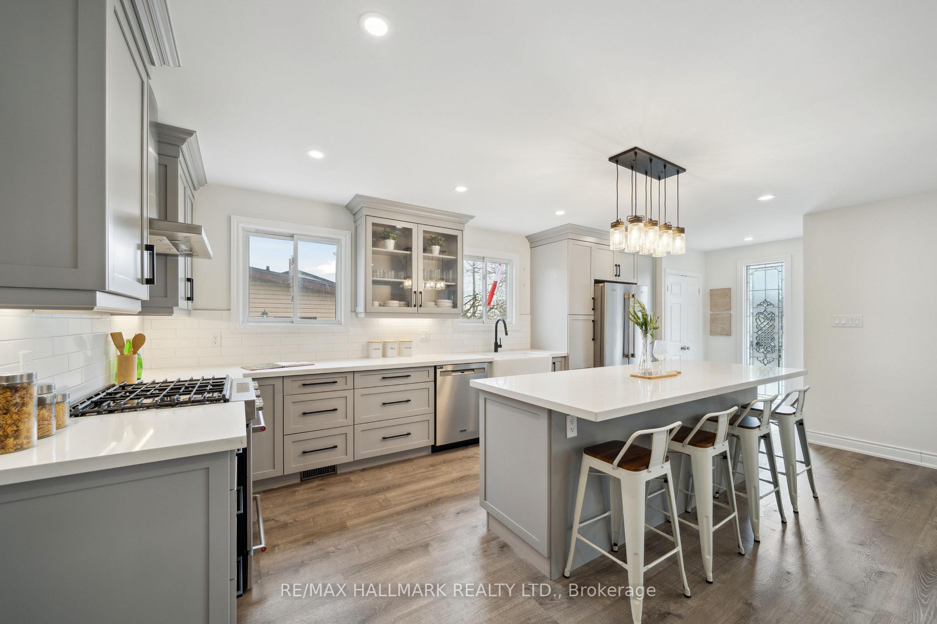 Photo 7 of 713 Kingfisher Drive, Pickering, Bay Ridges — HOMEH