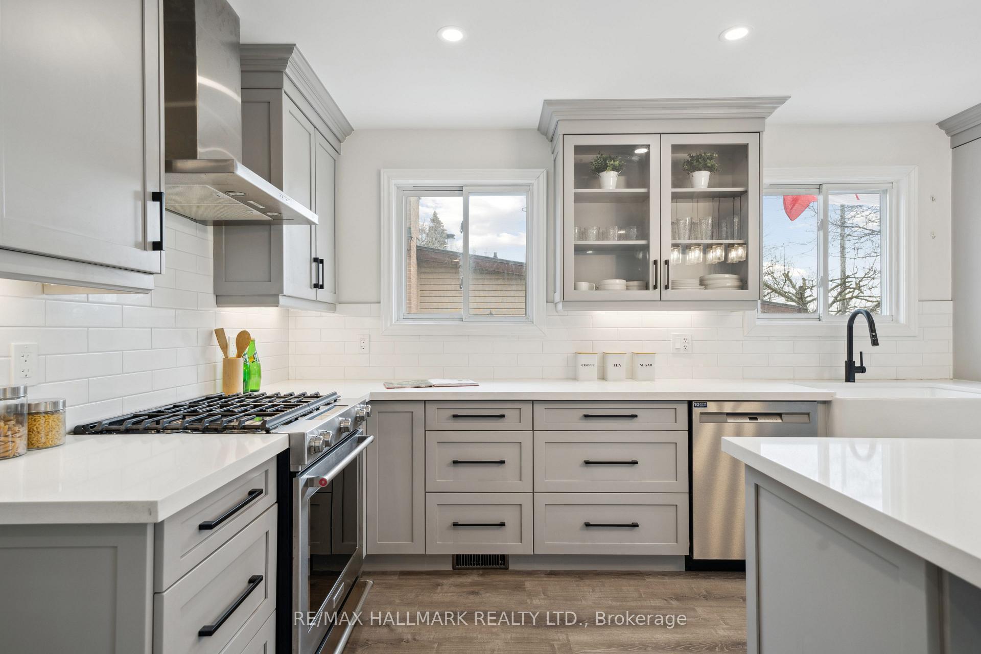 Photo 3 of 713 Kingfisher Drive, Pickering, Bay Ridges — HOMEH