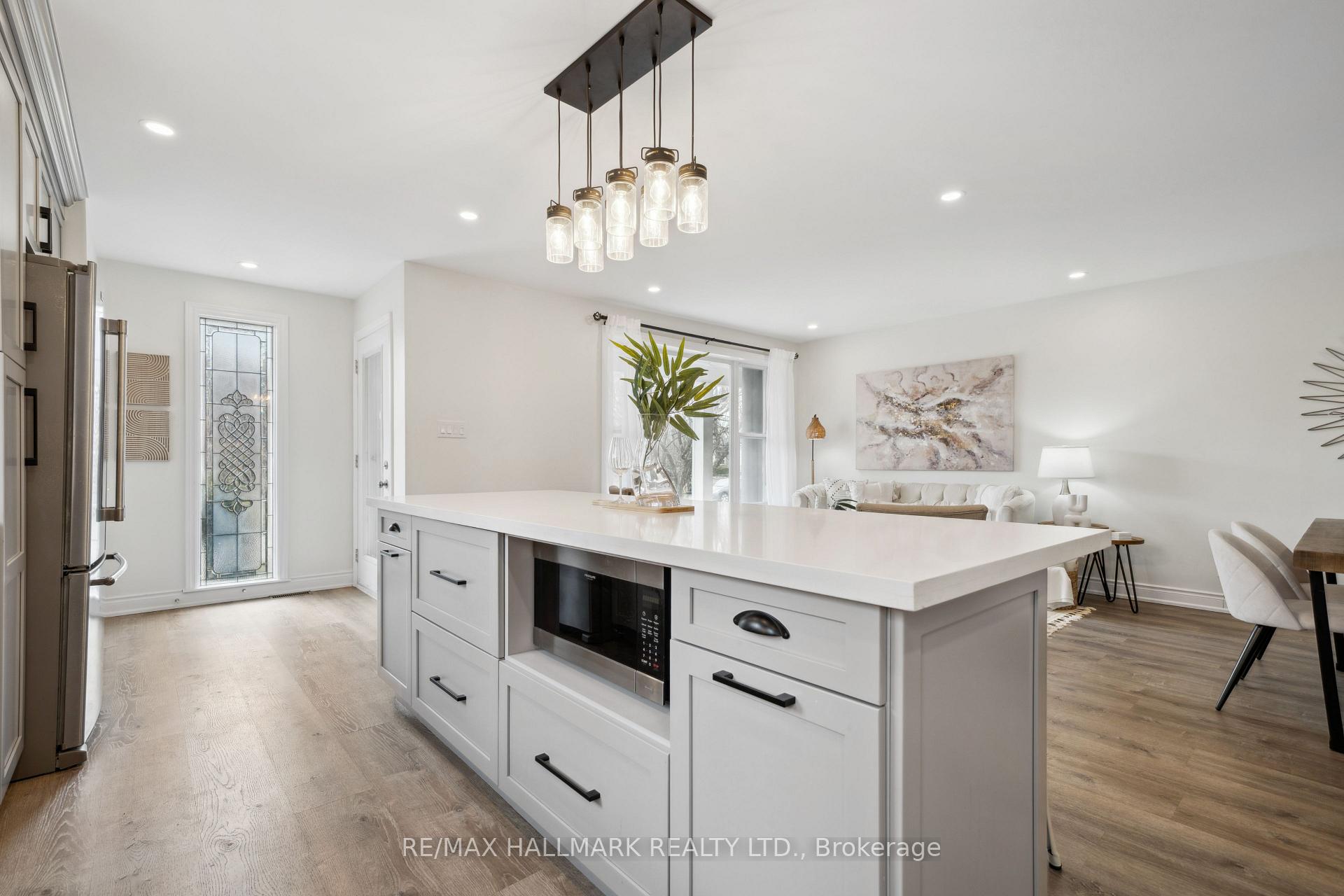 Photo 18 of 713 Kingfisher Drive, Pickering, Bay Ridges — HOMEH