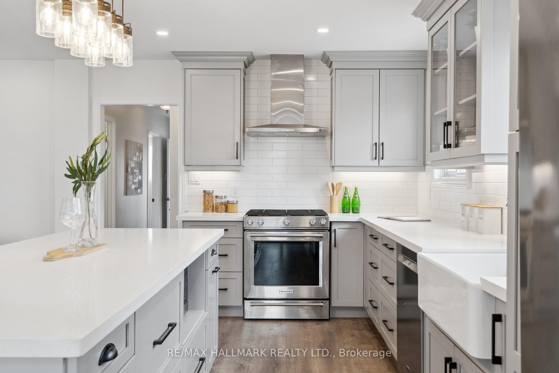 Photo 14 of 713 Kingfisher Drive, Pickering, Bay Ridges — HOMEH