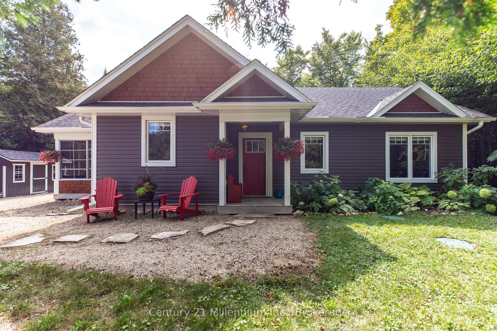 Front of 184 Lakewood Lane