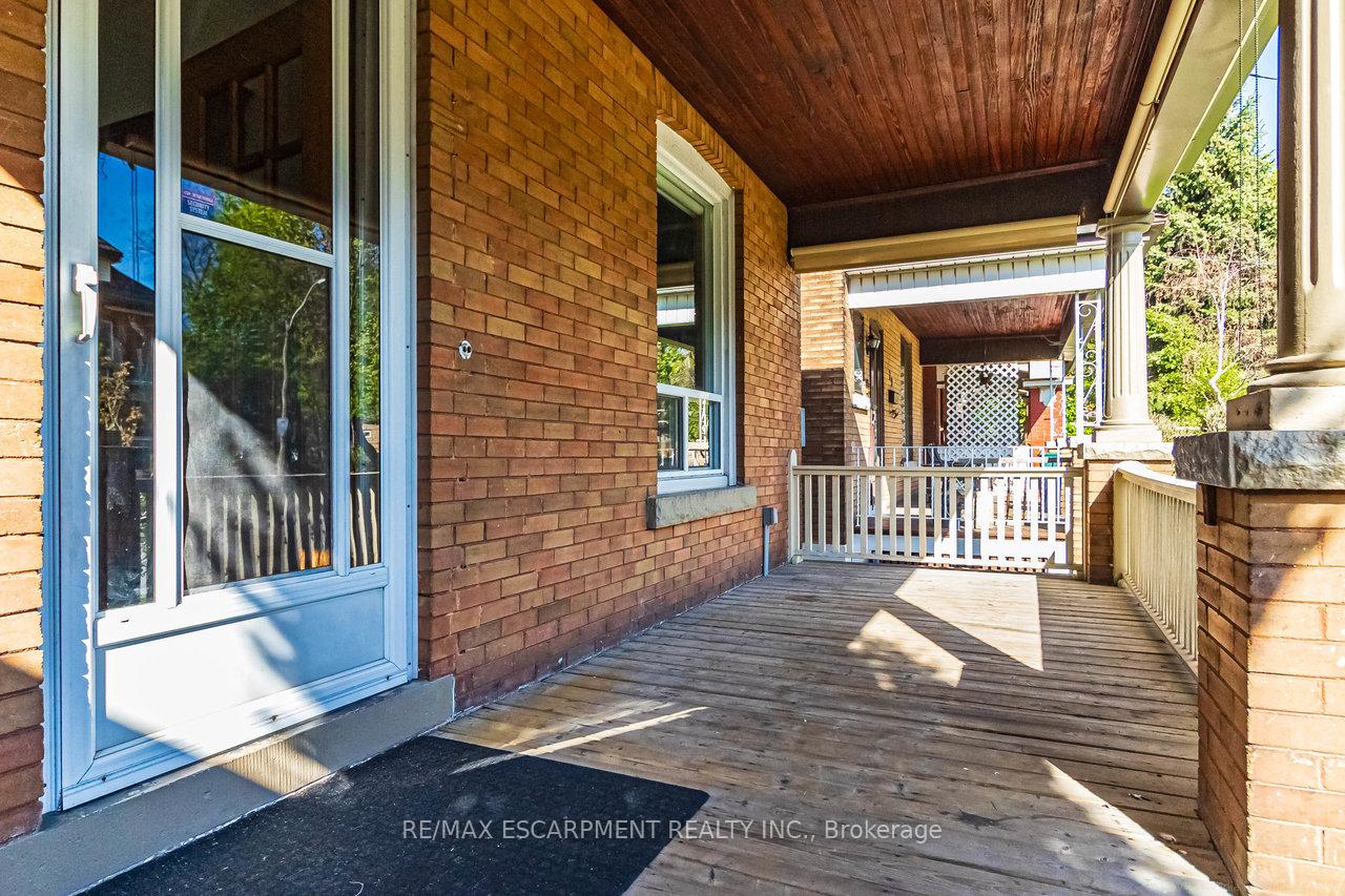 Photo 2 of 27 Elm Street, Hamilton, St. Clair — HOMEH