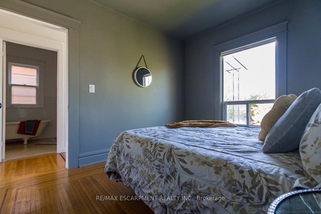 Photo 5 of 27 Elm Street, Hamilton, St. Clair — HOMEH