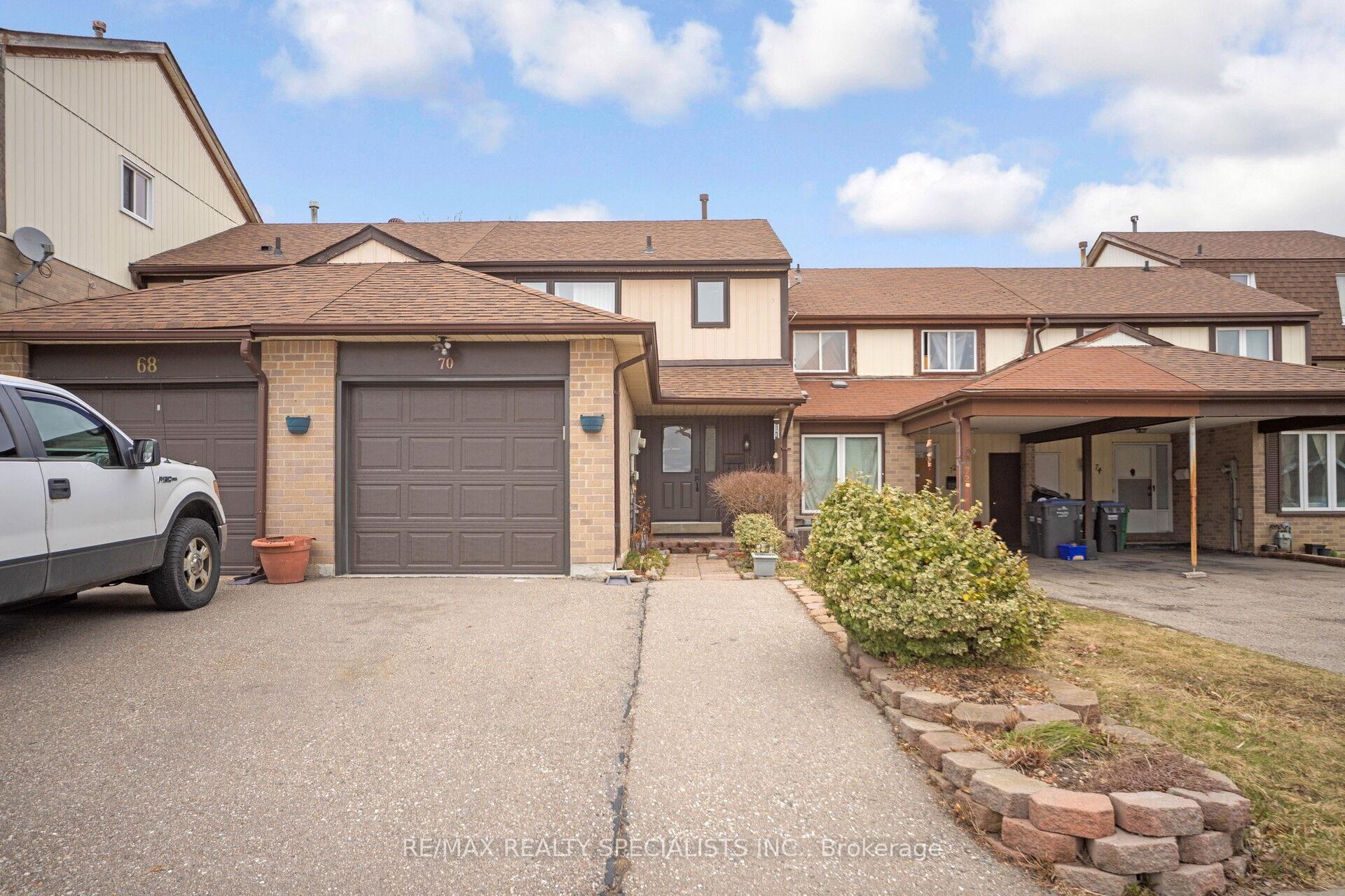 Photo 4 of 70 Primrose Crescent, Brampton, Heart Lake West — HOMEH