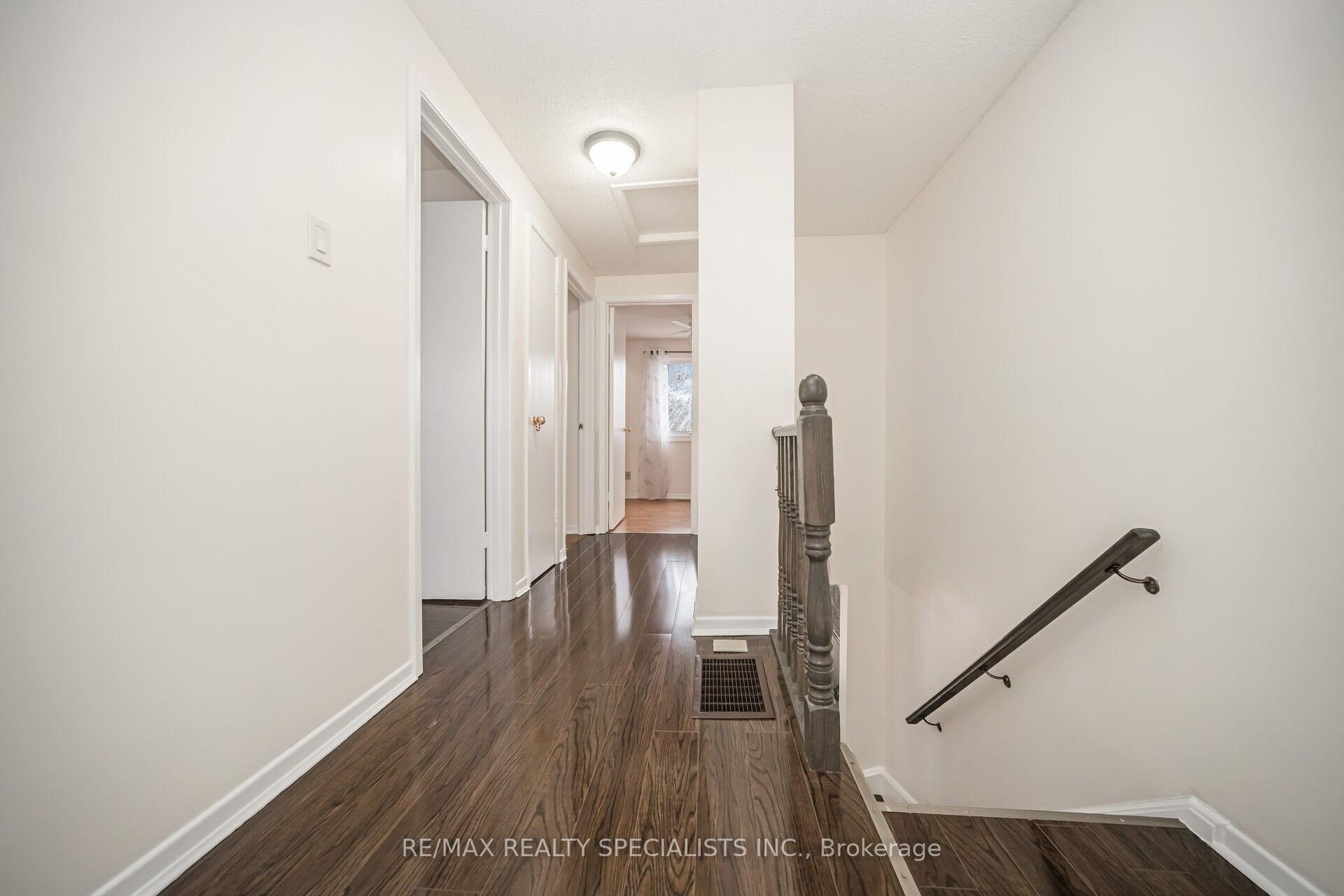 Photo 12 of 70 Primrose Crescent, Brampton, Heart Lake West — HOMEH