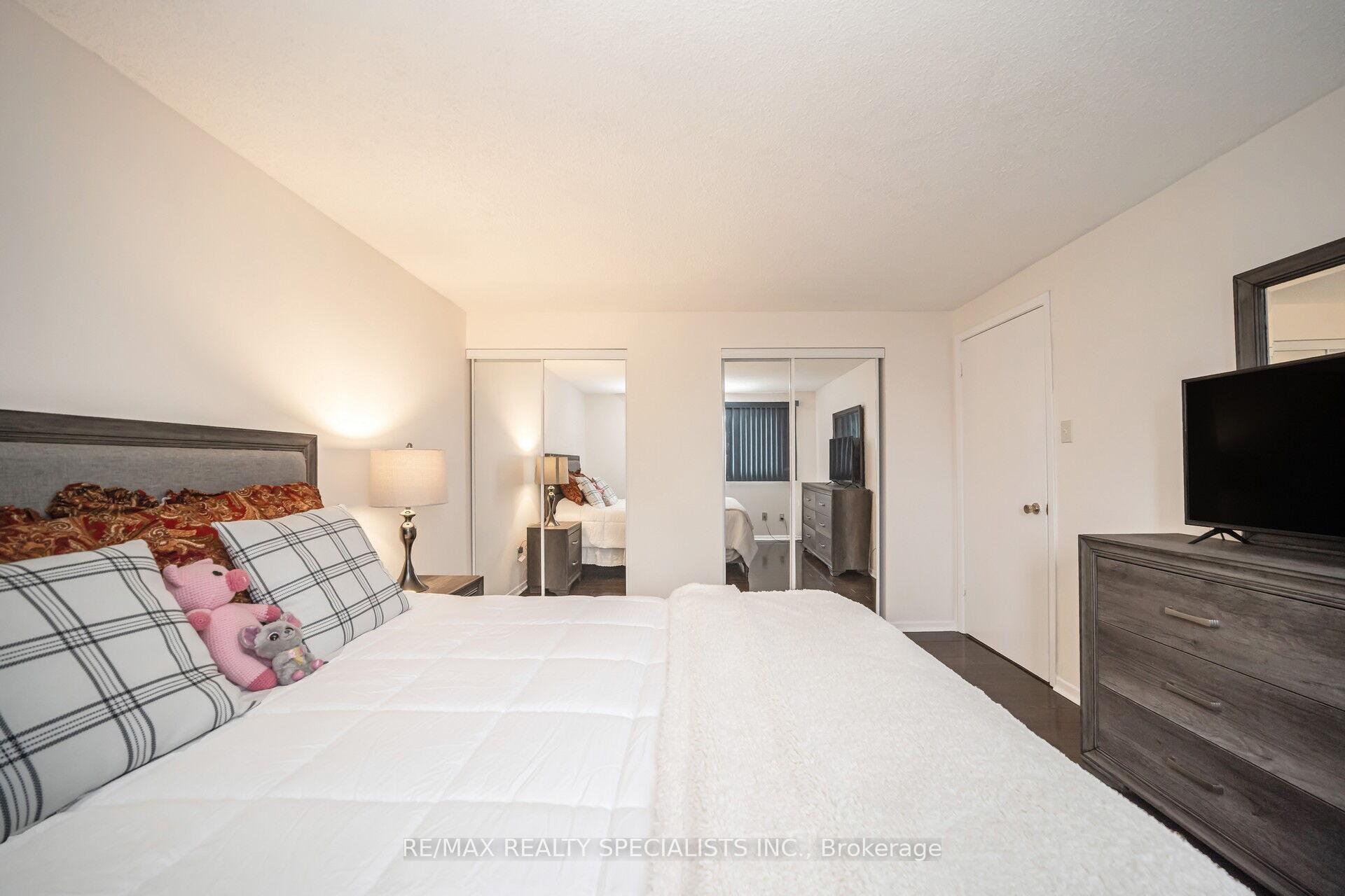 Photo 49 of 70 Primrose Crescent, Brampton, Heart Lake West — HOMEH