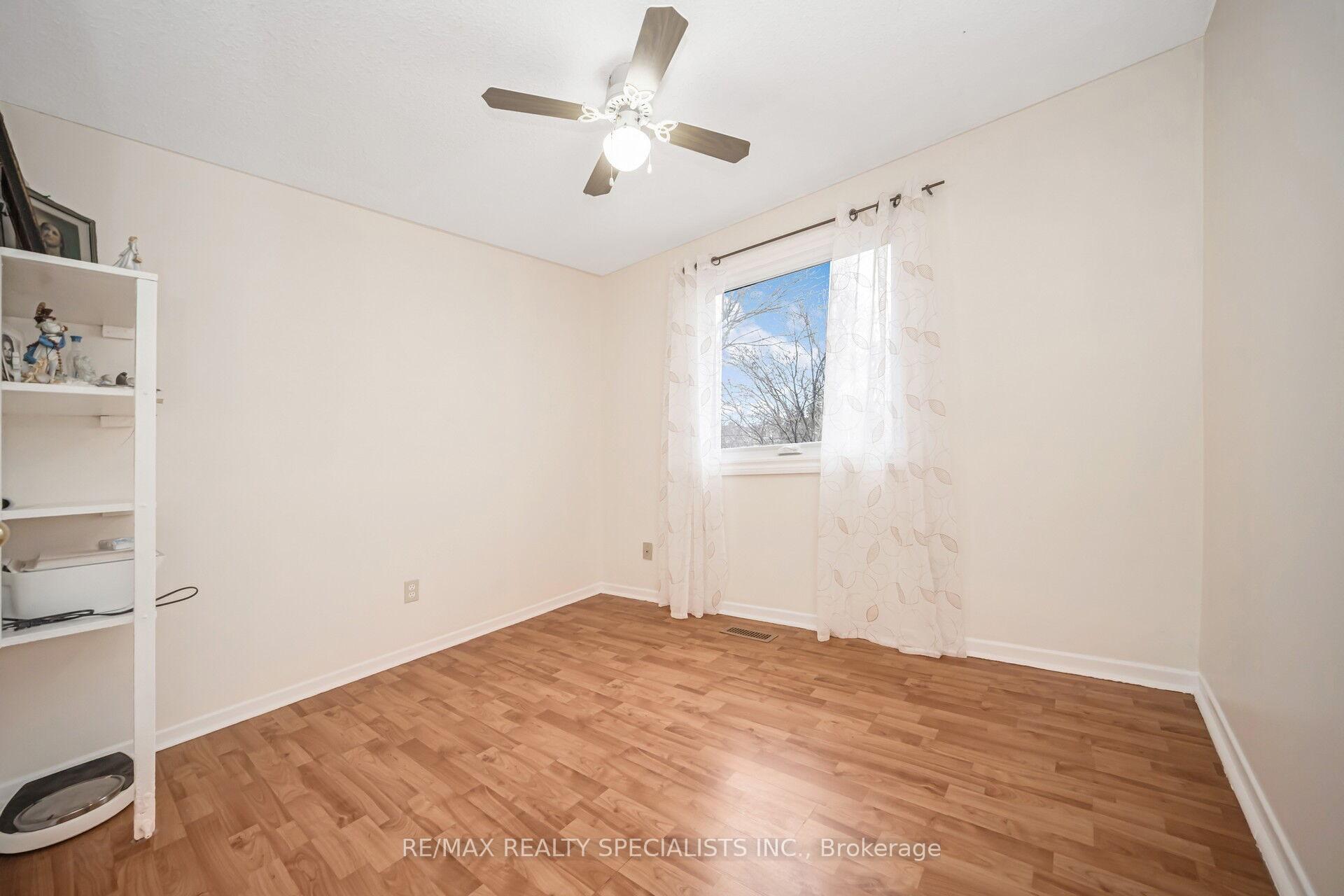 Photo 18 of 70 Primrose Crescent, Brampton, Heart Lake West — HOMEH