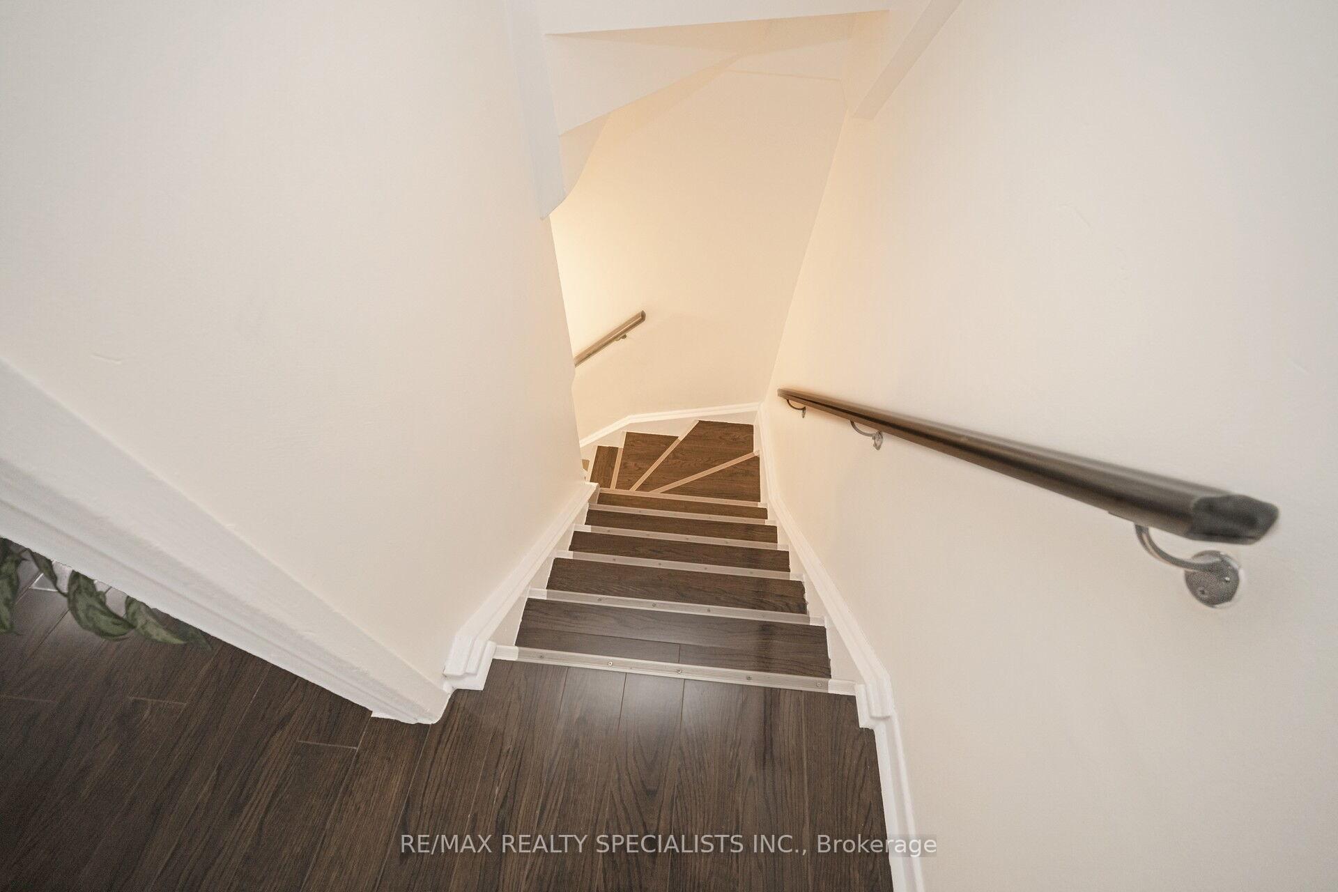 Photo 28 of 70 Primrose Crescent, Brampton, Heart Lake West — HOMEH
