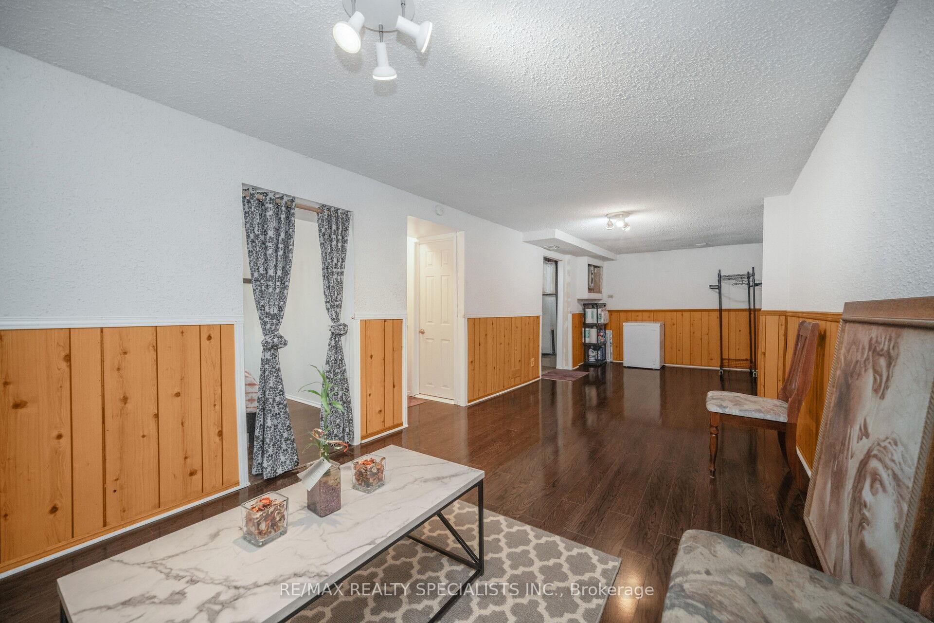 Photo 33 of 70 Primrose Crescent, Brampton, Heart Lake West — HOMEH