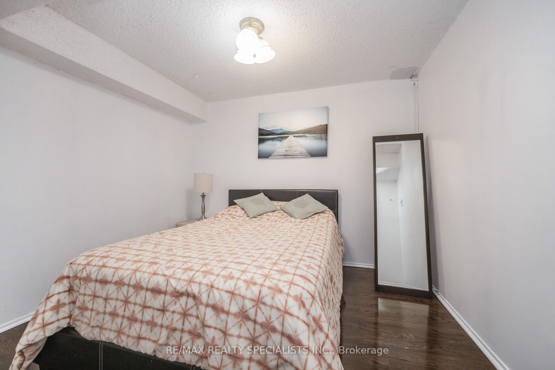 Photo 31 of 70 Primrose Crescent, Brampton, Heart Lake West — HOMEH