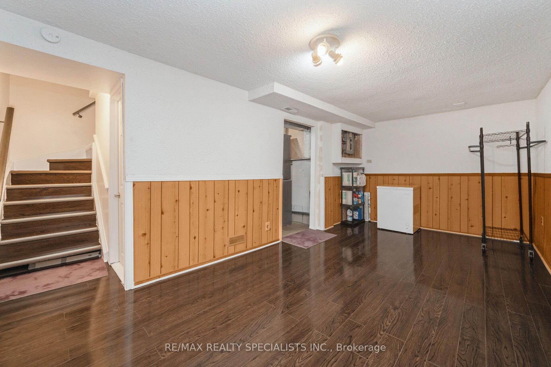 Photo 37 of 70 Primrose Crescent, Brampton, Heart Lake West — HOMEH