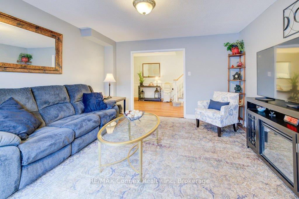 Photo 3 of 59 Rosebud Avenue, Brampton, Brampton West — HOMEH