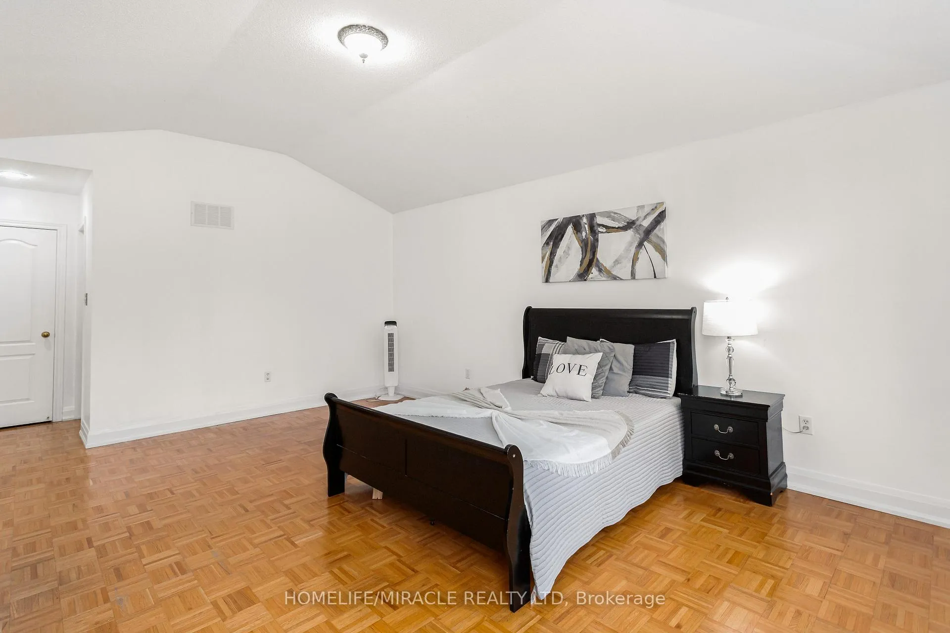 Photo 21 of 20 Atira Avenue, Brampton, Fletcher's Meadow — HOMEH